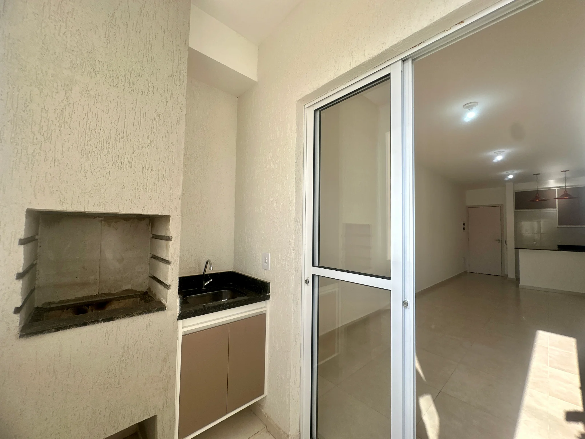 Apartamento com 2 dormitórios, 66m² para locação no Condomínio Village São José em Taubaté/SP