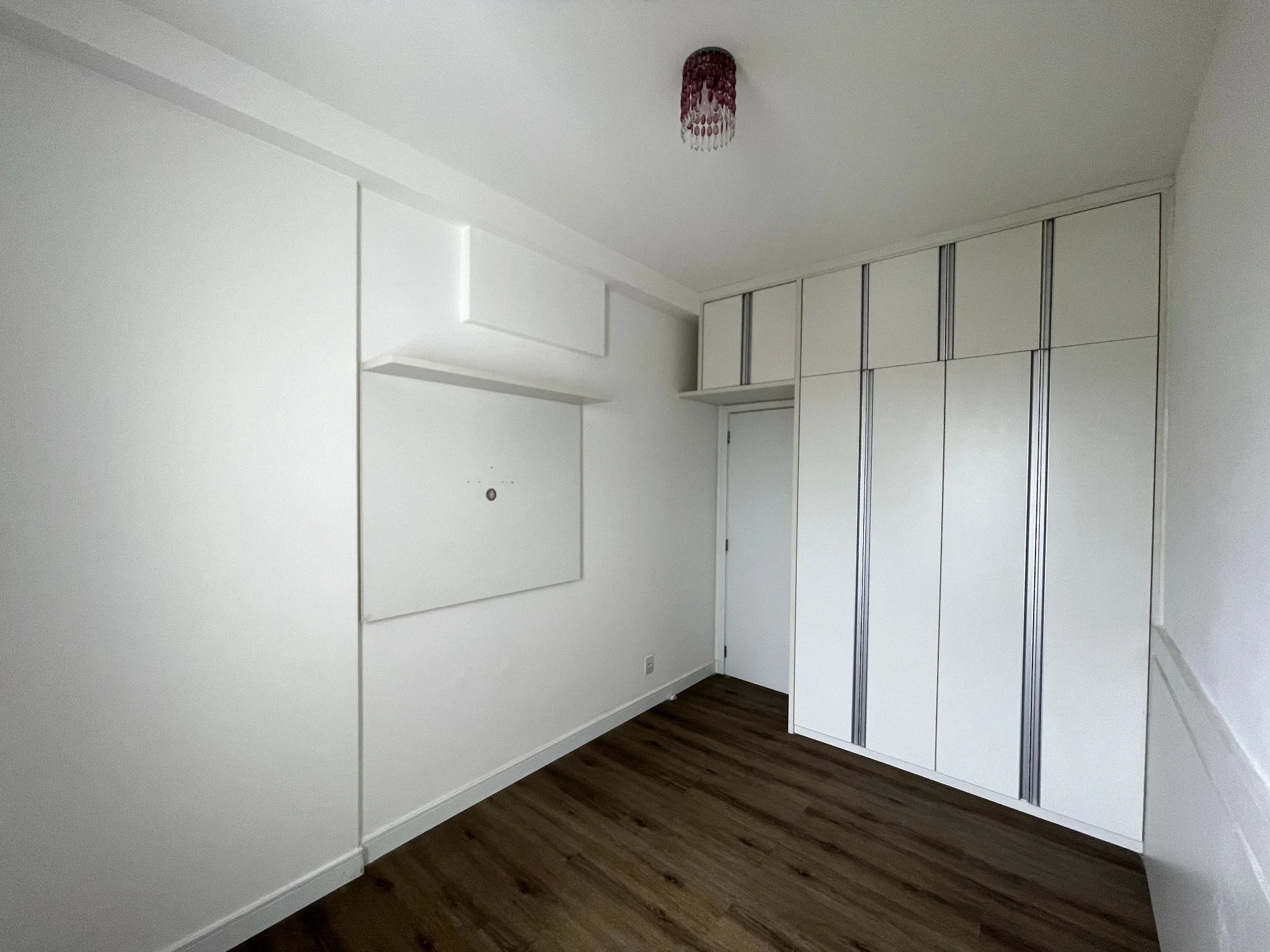 Apartamento para venda com 3 dormitórios no Edifício Vert Residence em Taubaté/SP. 