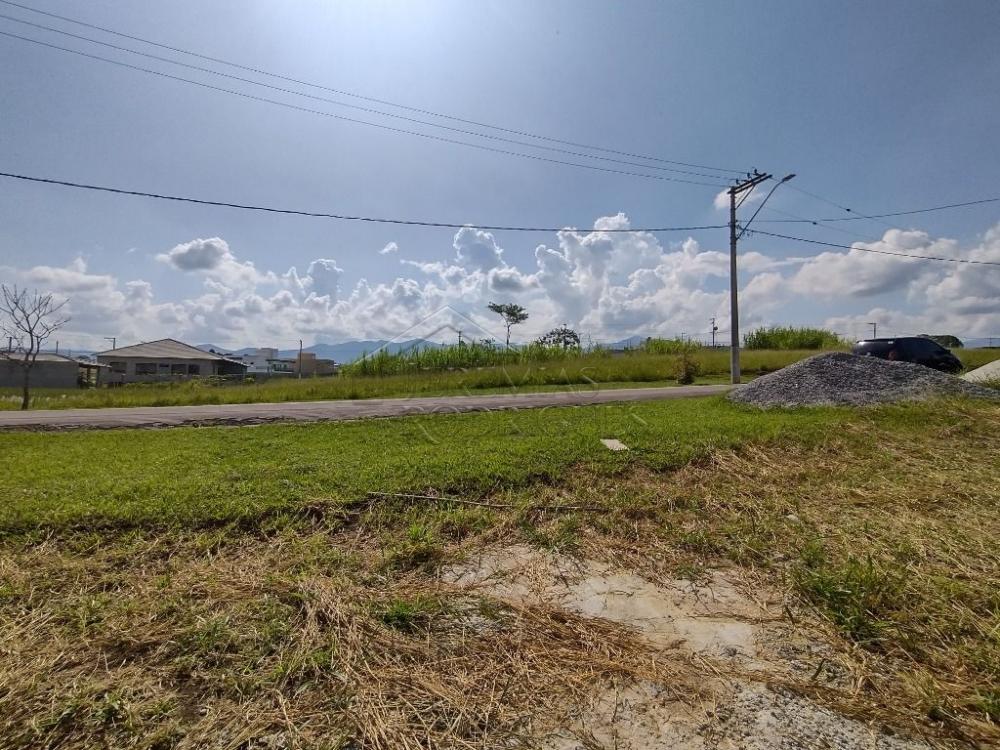 Terreno com 1.003 m² - Condomínio Village da Serra - Tremembé/SP.
