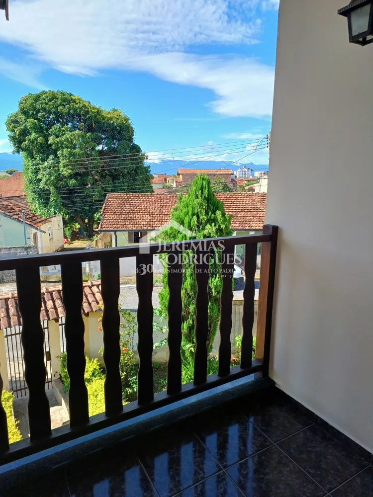 Casa com 3 quartos, 223 m², venda por R$670.000 - Campo Alegre - Pindamonhangaba/SP