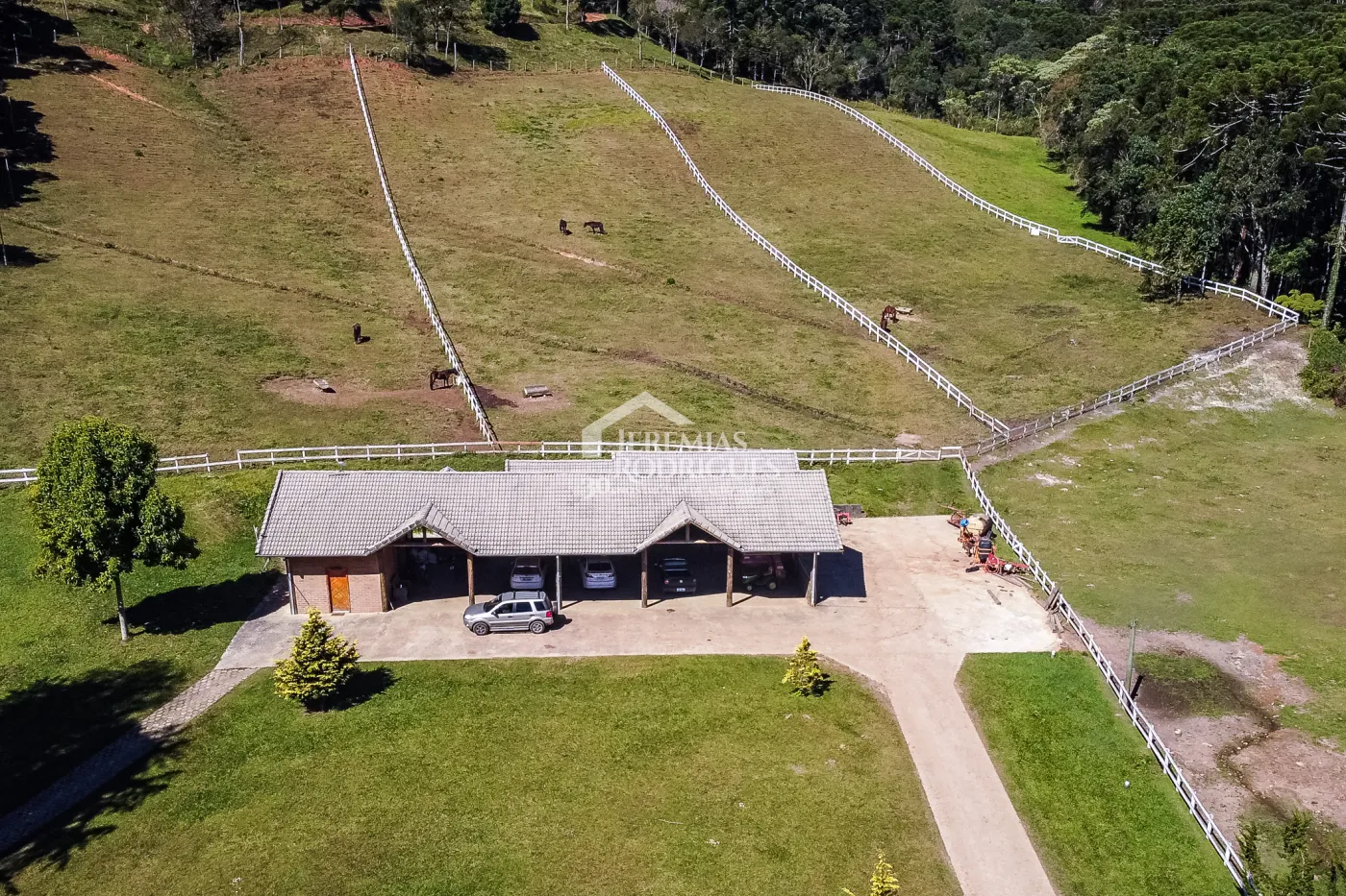 Fazenda com 2.904.000 m² - Sapucaí-Mirim - MG