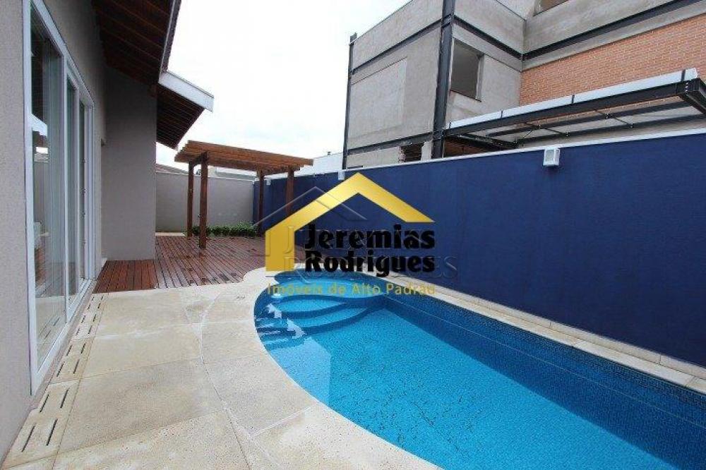 Casa à venda com 3 dormitórios no Condomínio San Marco em Taubaté/SP