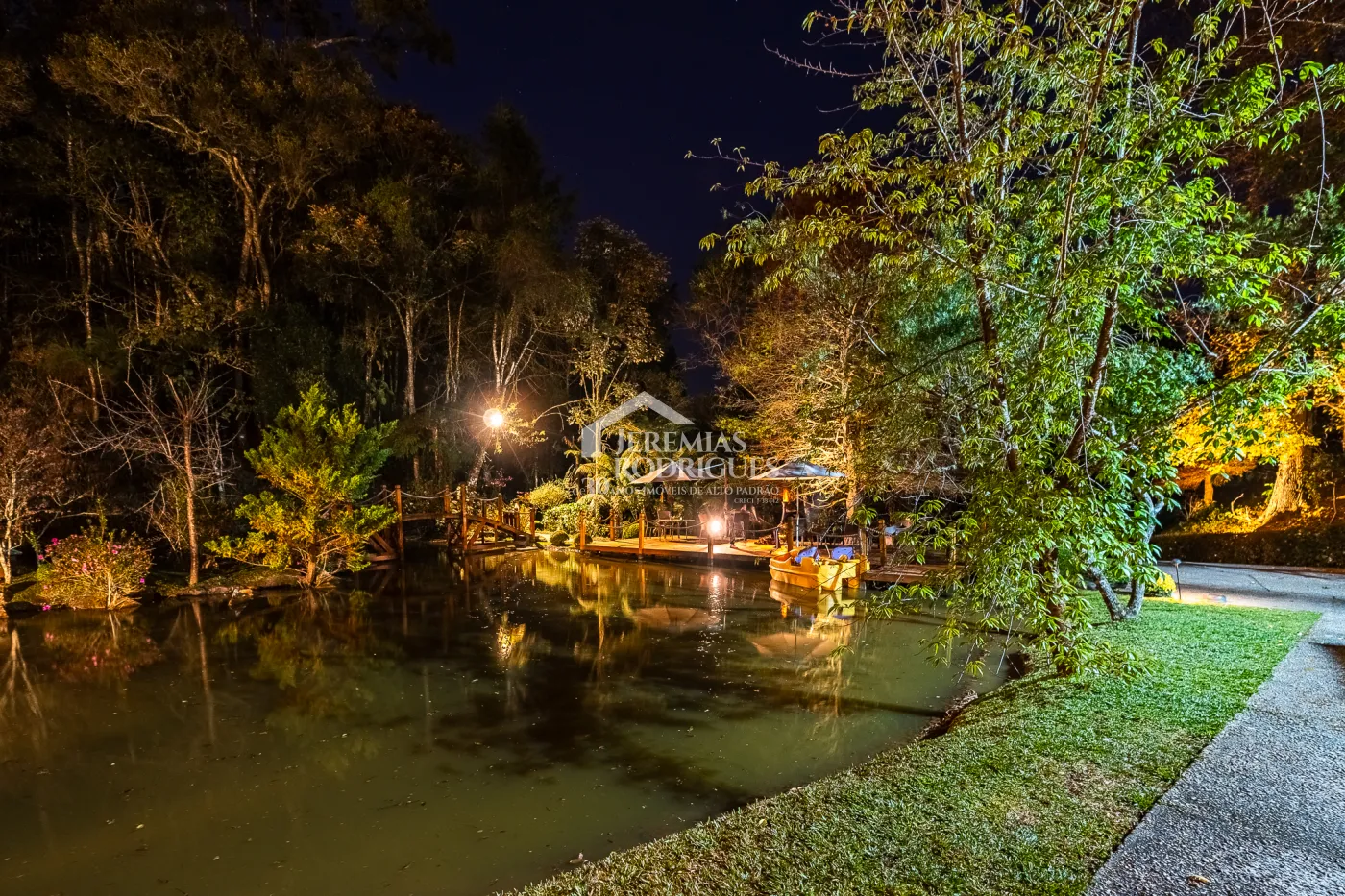 Casa com 7 suítes, 770 m² - Pedra do Fogo - Campos do Jordão/SP.