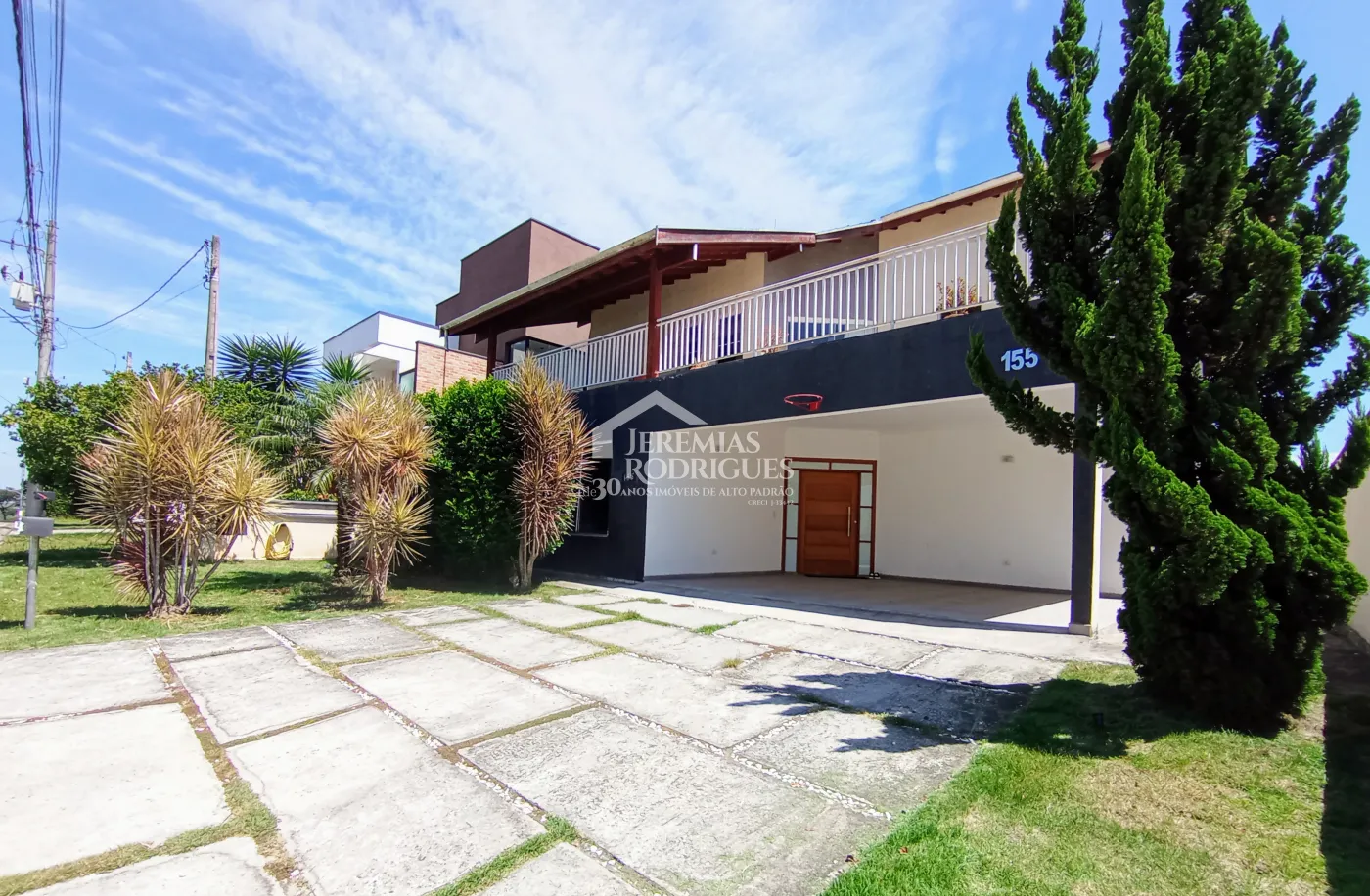 Casa à venda com 3 suítes no Condomínio Reserva dos Lagos em Pindamonhangaba/SP.