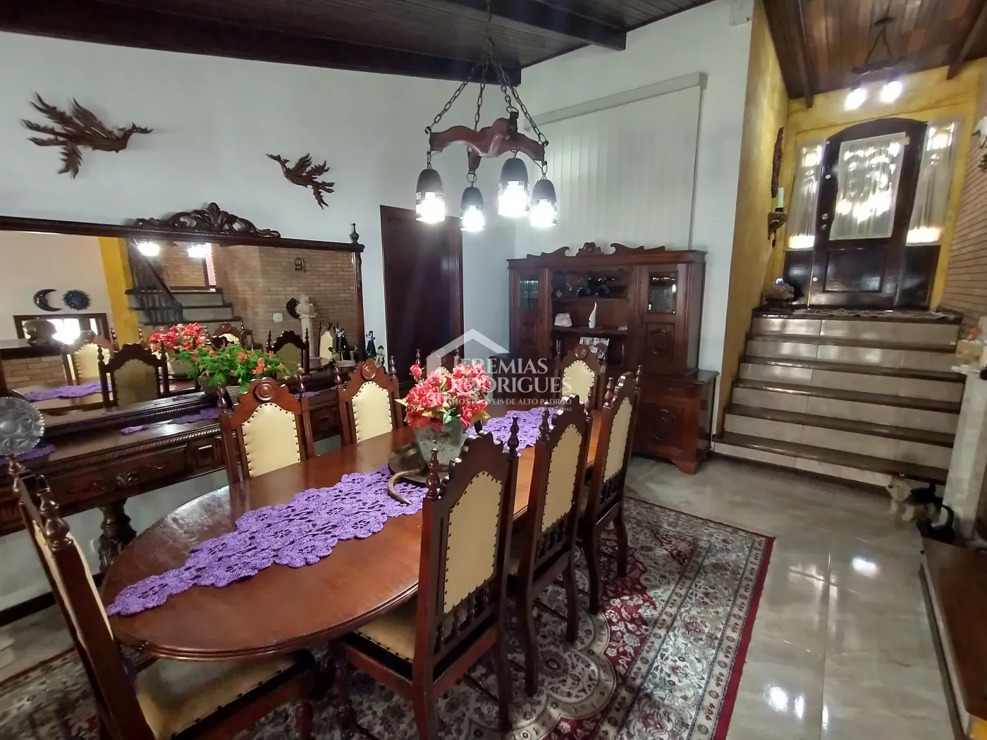 Casa com 4 dormitórios, 265 m² -  Alto do Capivari - Campos do Jordão /SP