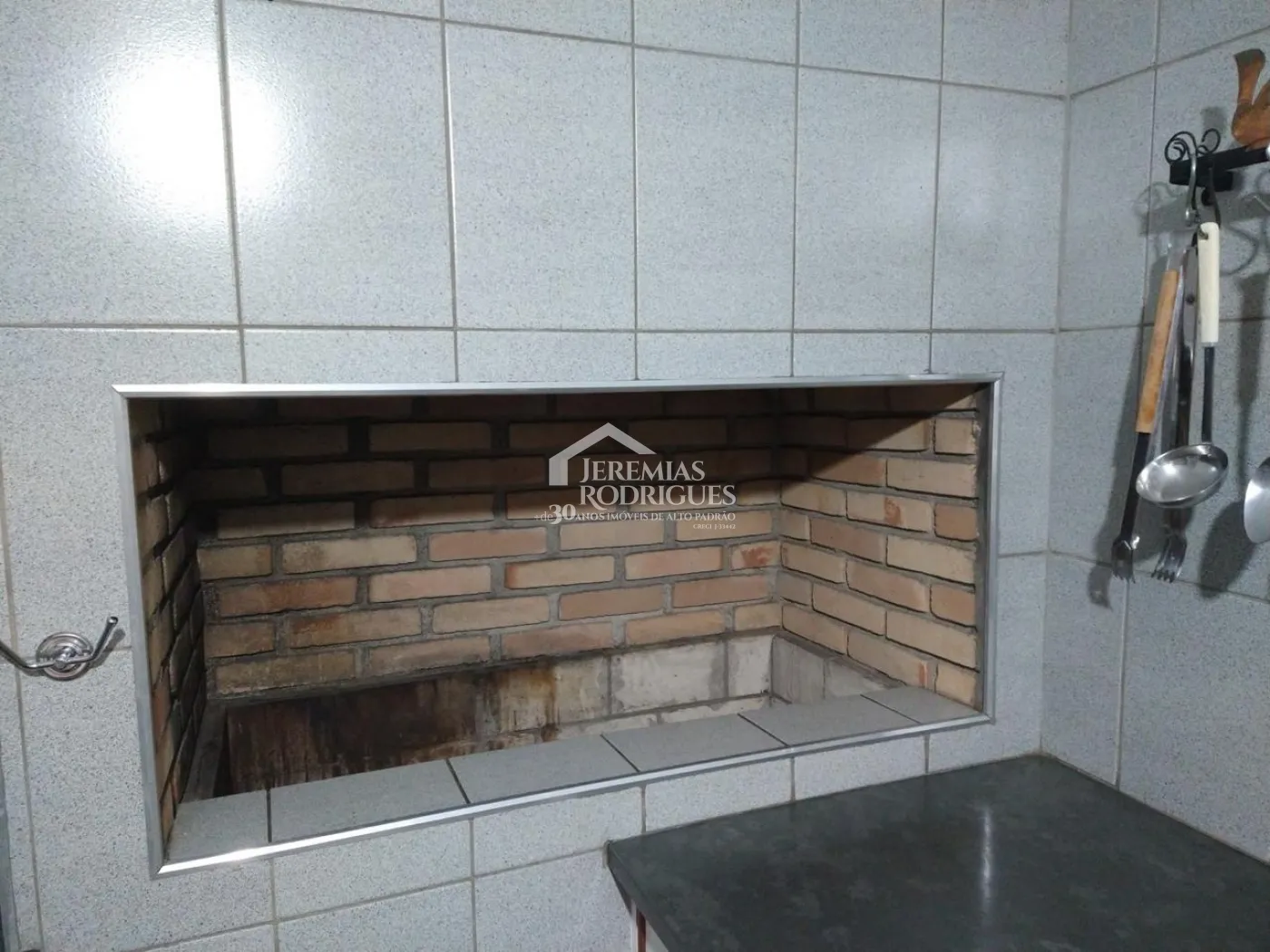 Cobertura duplex à venda com 2 dormitórios, 113 m² no Condomínio Sol Tropical em Ubatuba/SP.