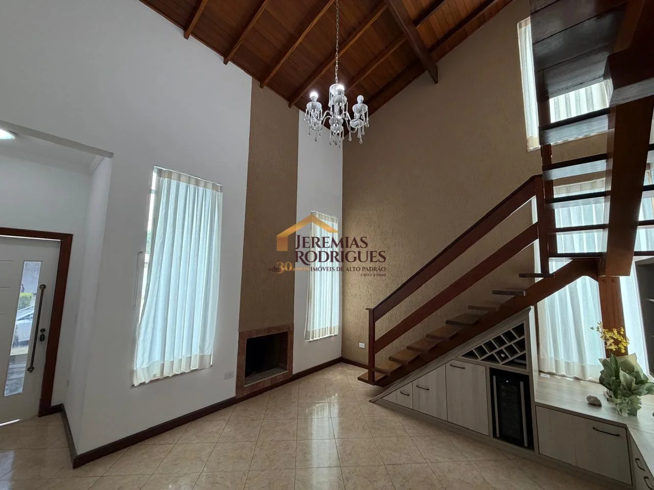 Casa à venda no Condomínio Real Ville em Pindamonhangaba/SP.