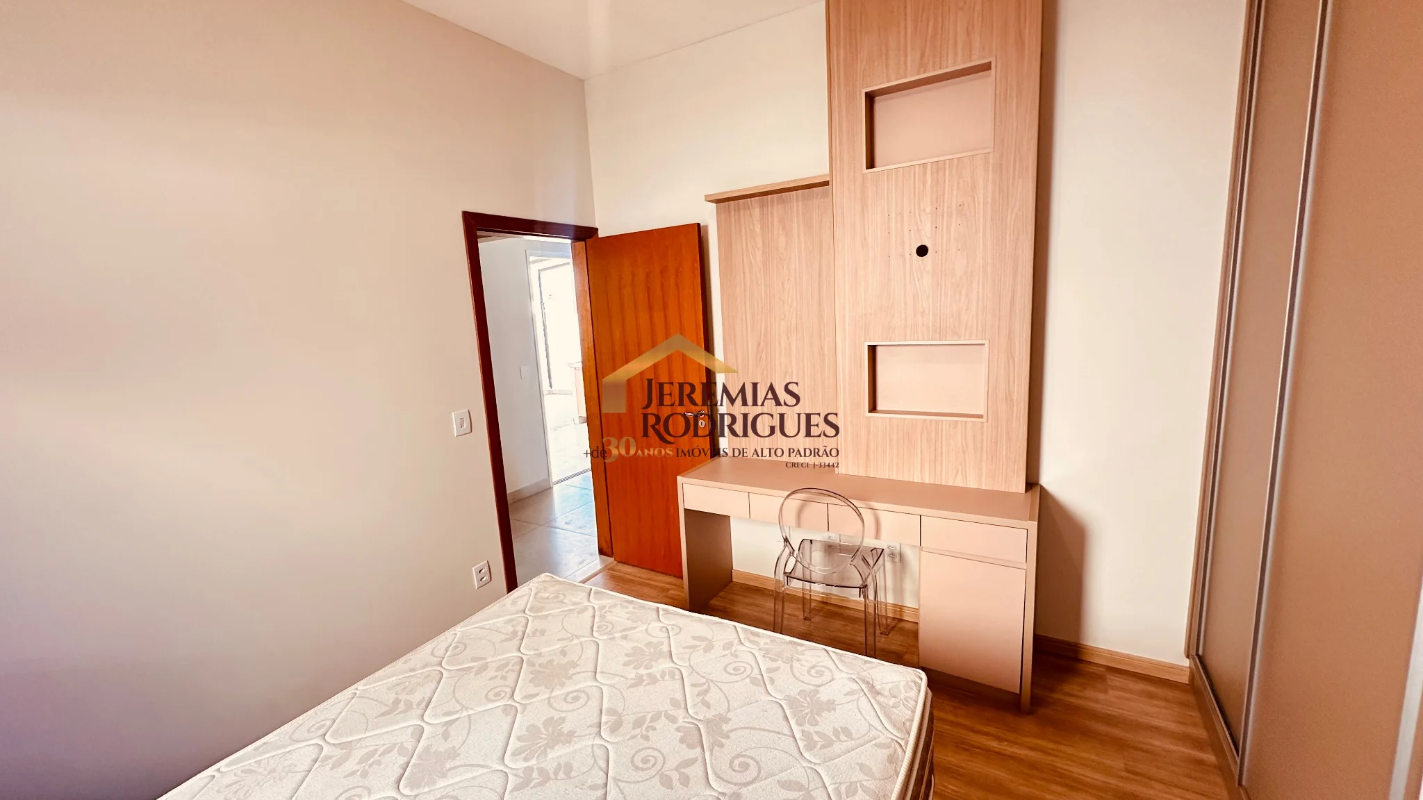 Casa para locação no Condomínio Moema Ville em Pindamonhangaba/SP.