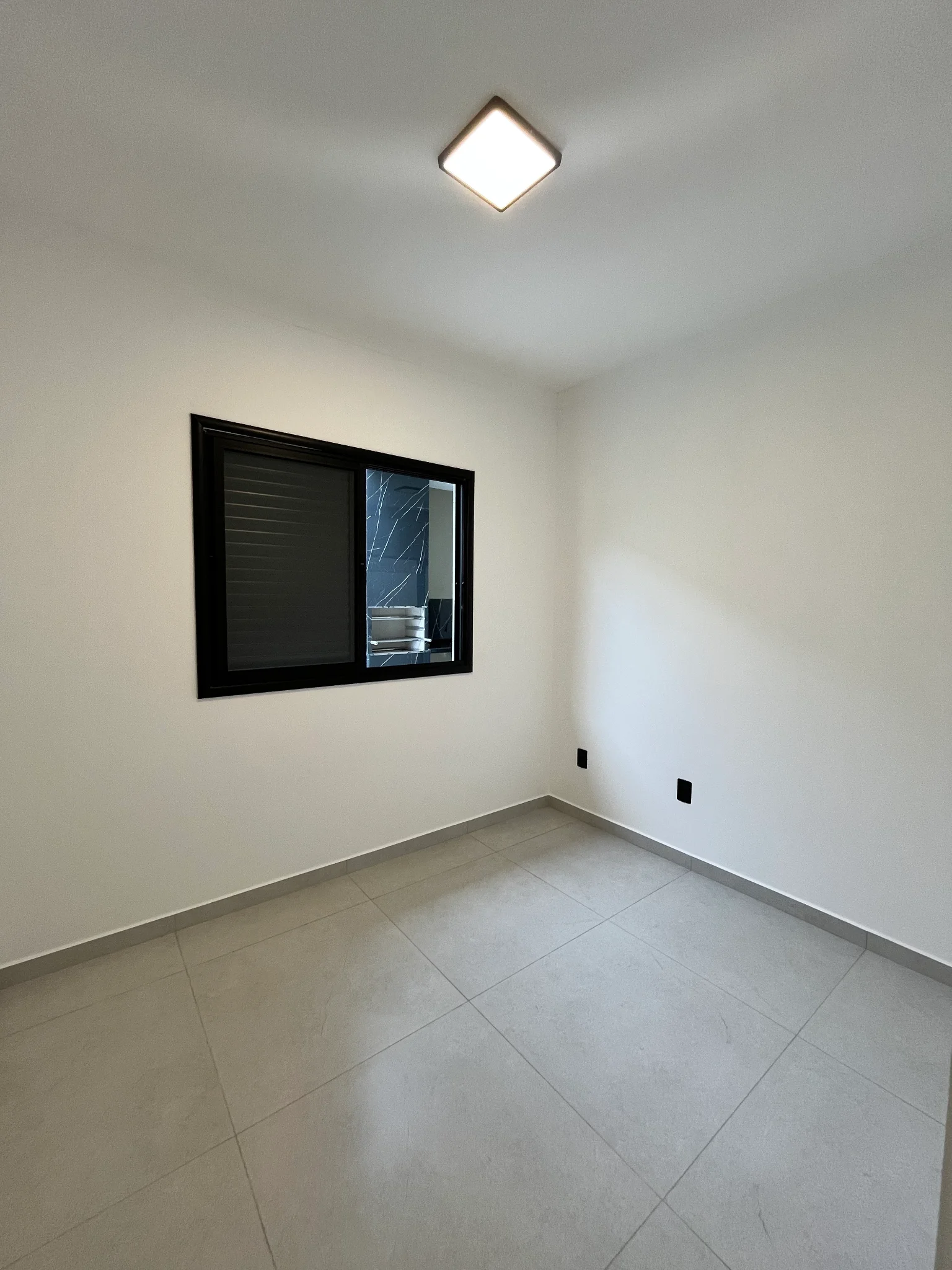 Casa térrea moderna com ilha gourmet à venda no Condomínio Laguna Residencial em Pindamonhangaba/SP