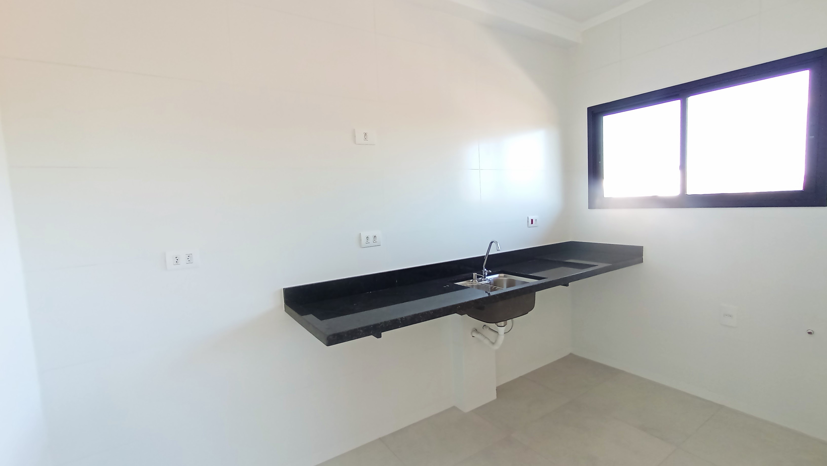 Apartamento à venda com 3 suítes, 124 m² no Edifício Residencial Apoema em Ubatuba/SP.