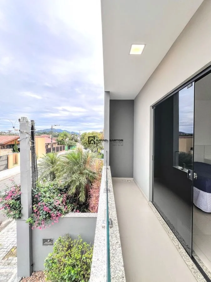 CASA COM 05 QUARTOS BAIRRO AMIZADE