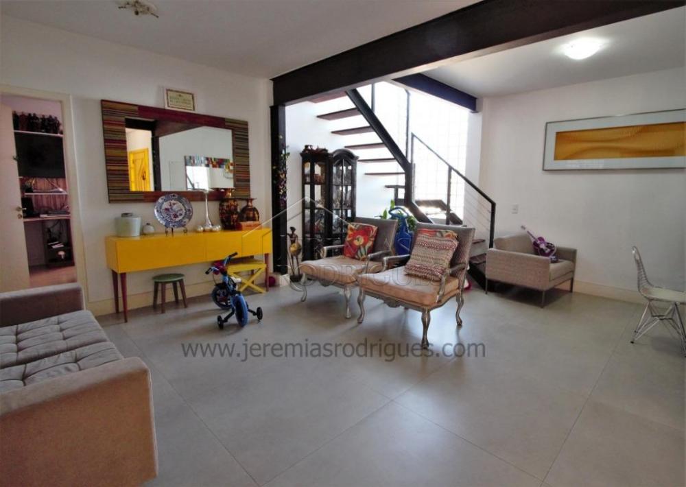 Casa à venda por R$ 2.200.000,00 - Tremembé/SP