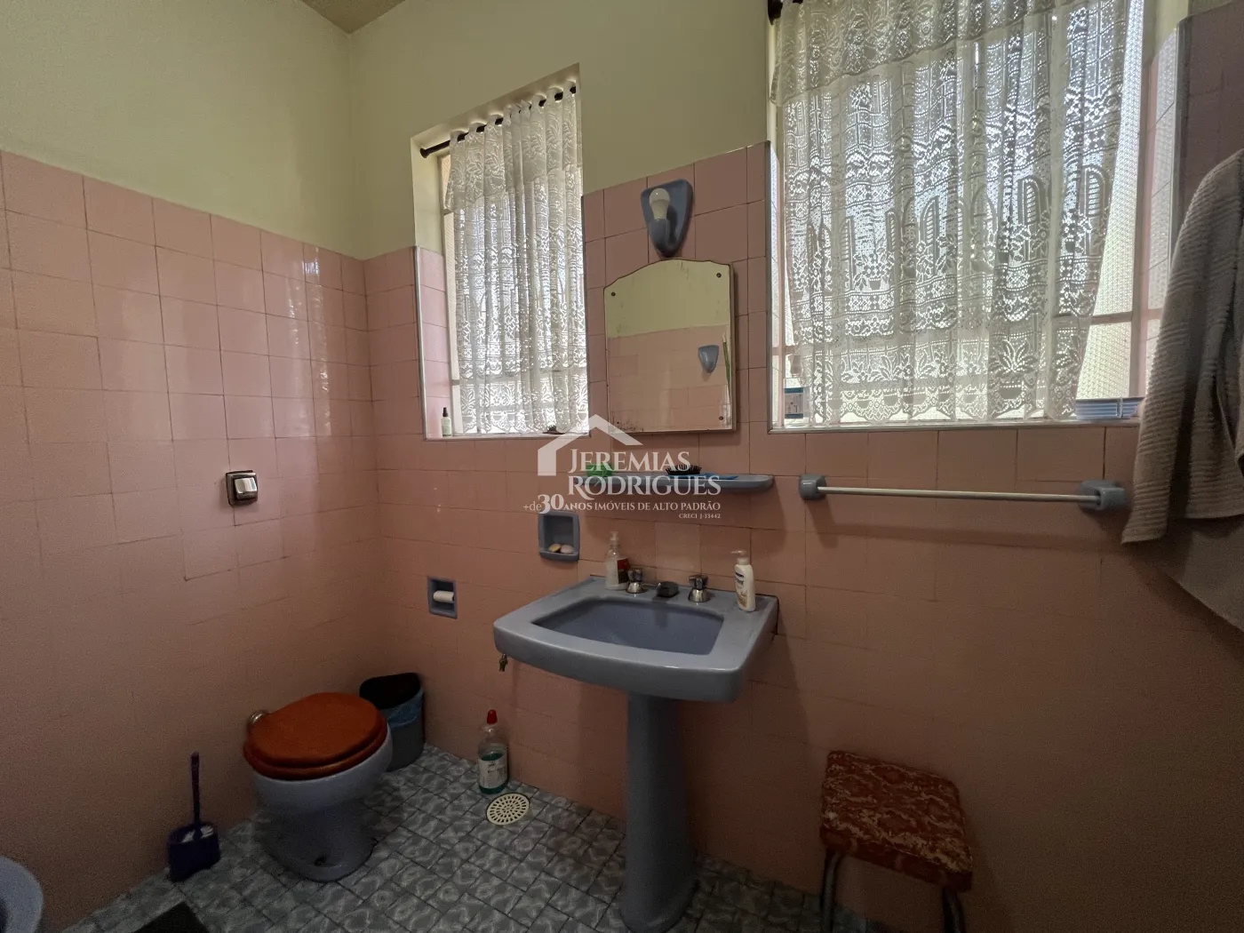 Casa com 3 dormitórios, 260 m² - Centro - Taubaté/SP