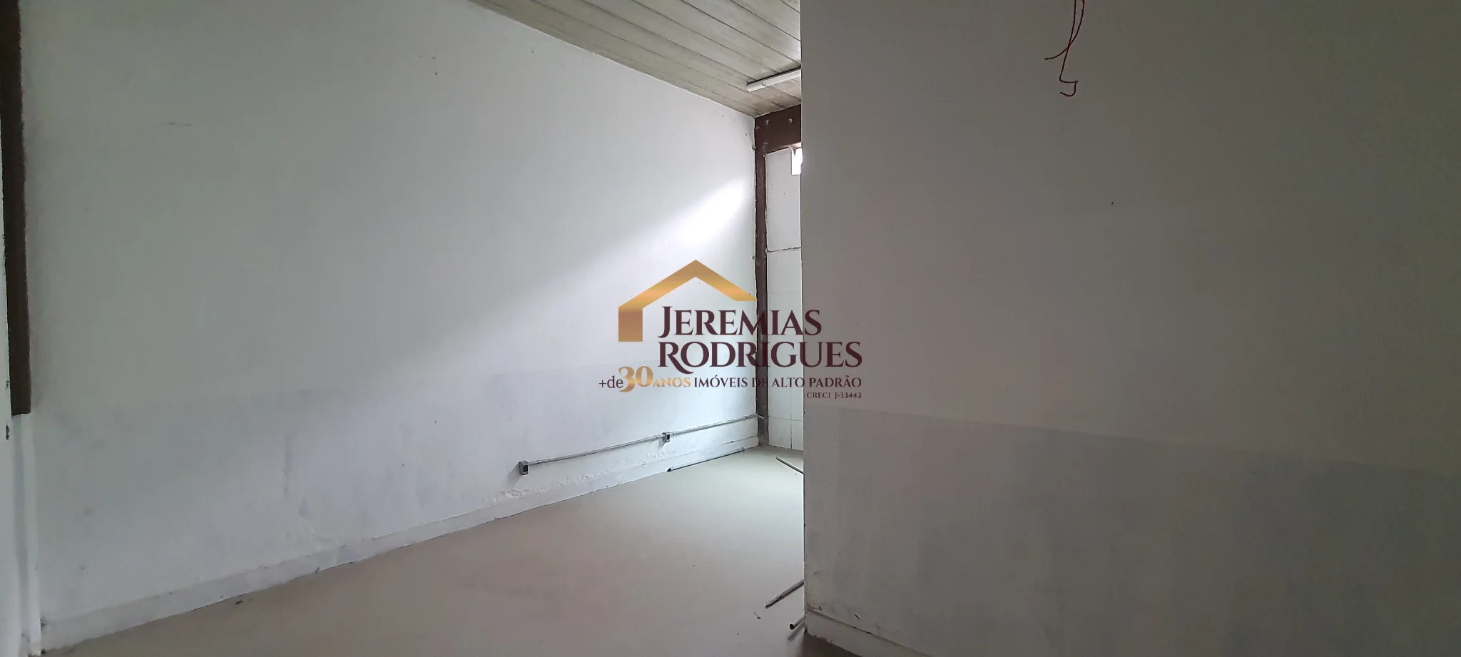 Galpão comercial para alugar em Pindamonhangaba/SP.