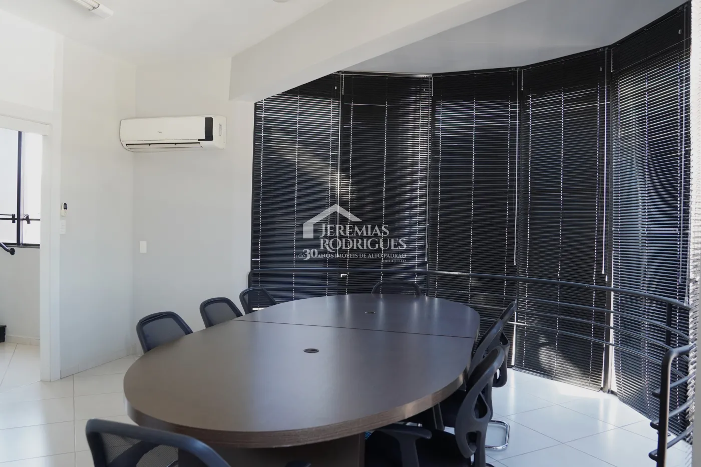 Prédio comercial com 568 m² -  Centro - Taubaté/SP