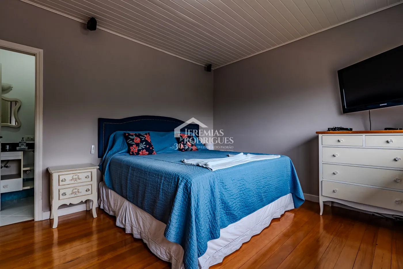 Casa à venda por R$ 4.400.000,00 - Campos do Jordão/SP