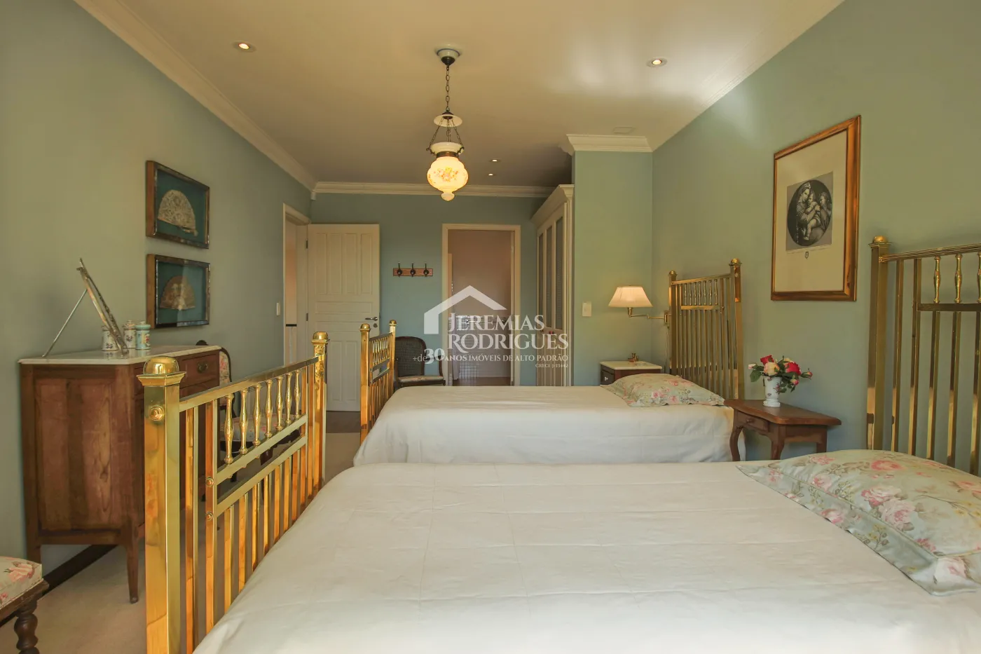 Sobrado com 6 suítes, 615 m² - Vila Inglesa - Campos do Jordão/SP.