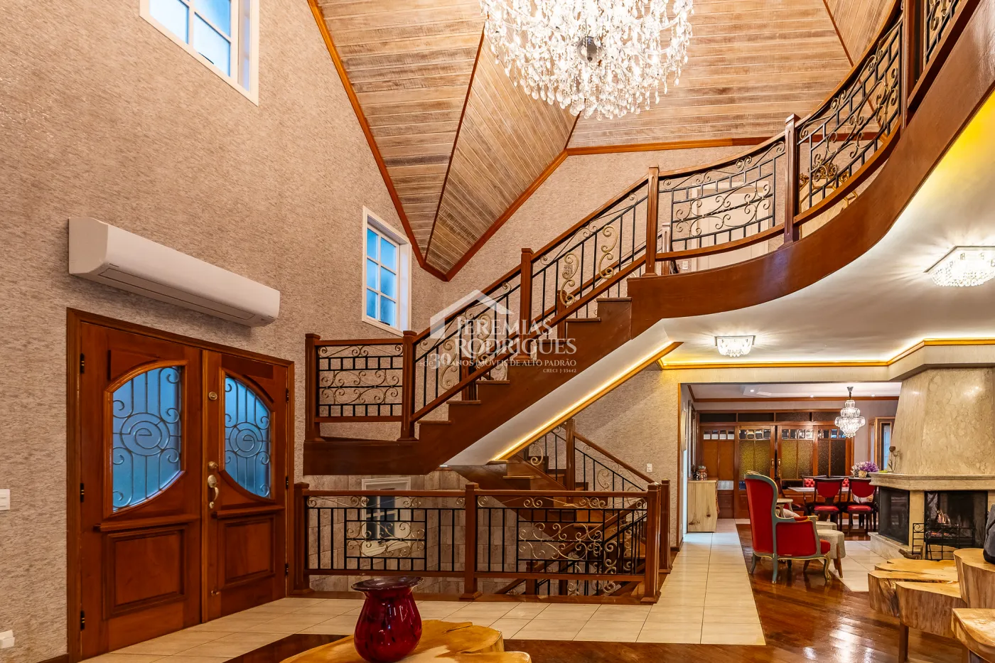 Casa com 5 suítes, 950 m² - Alto do Capivari - Campos do Jordão/SP