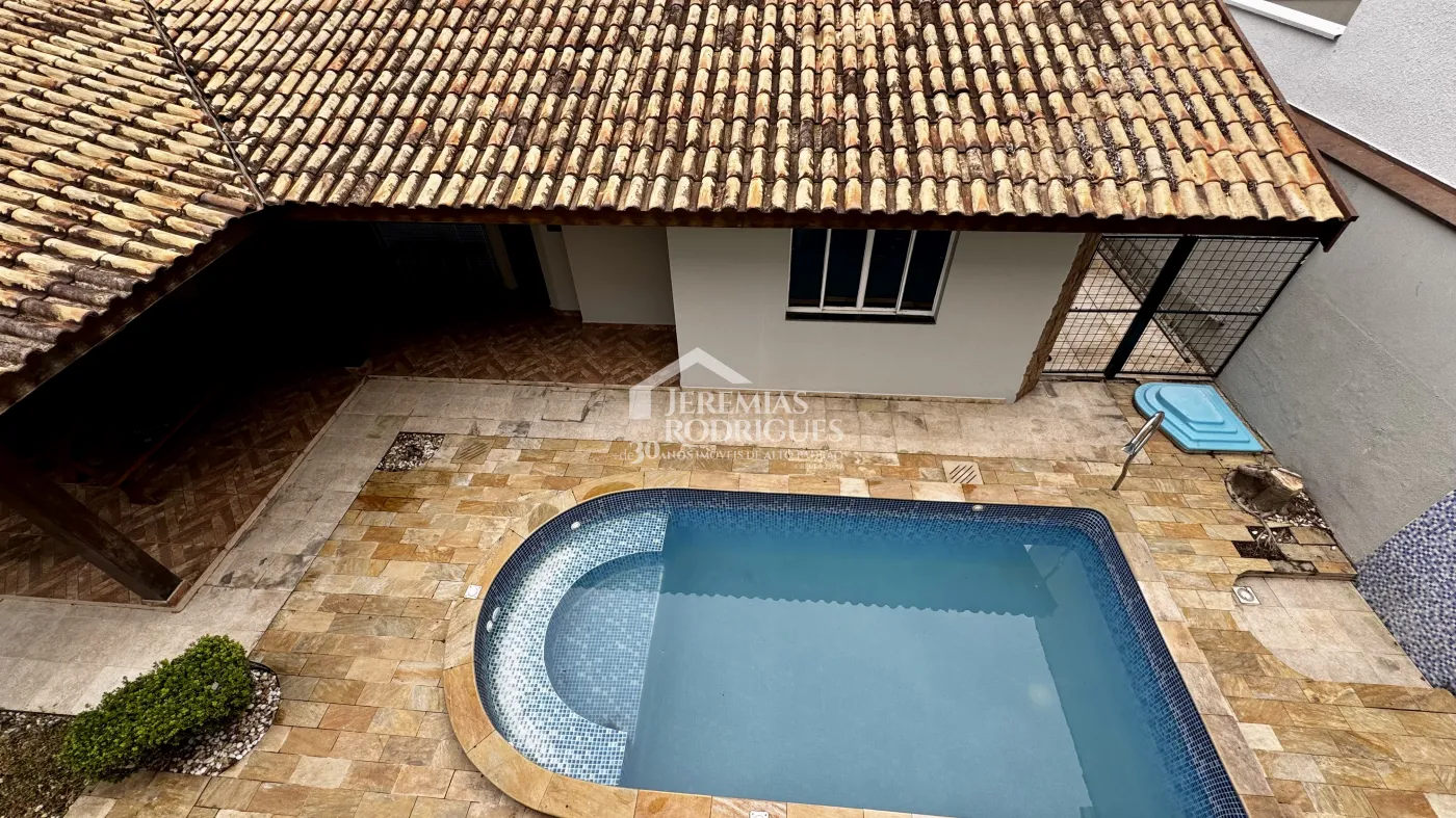 Casa à venda com 5 dormitórios no Condomínio Real Ville em Pindamonhangaba/SP