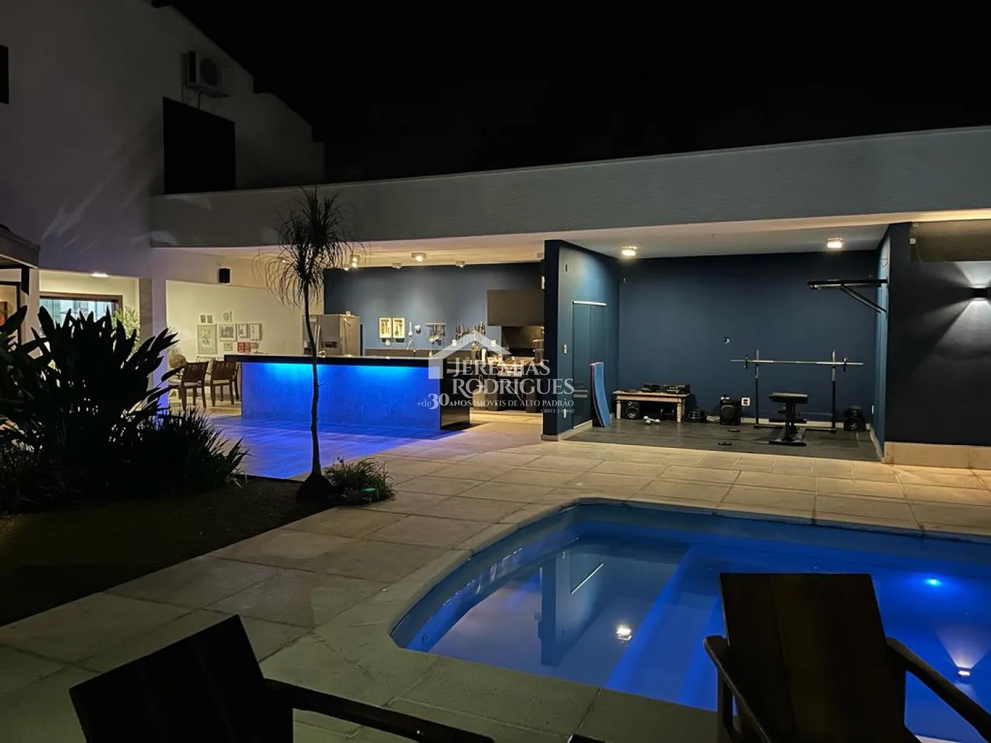 Casa com 3 dormitórios, 480 m² - Jardim Residencial Doutor Lessa - Pindamonhangaba/SP.