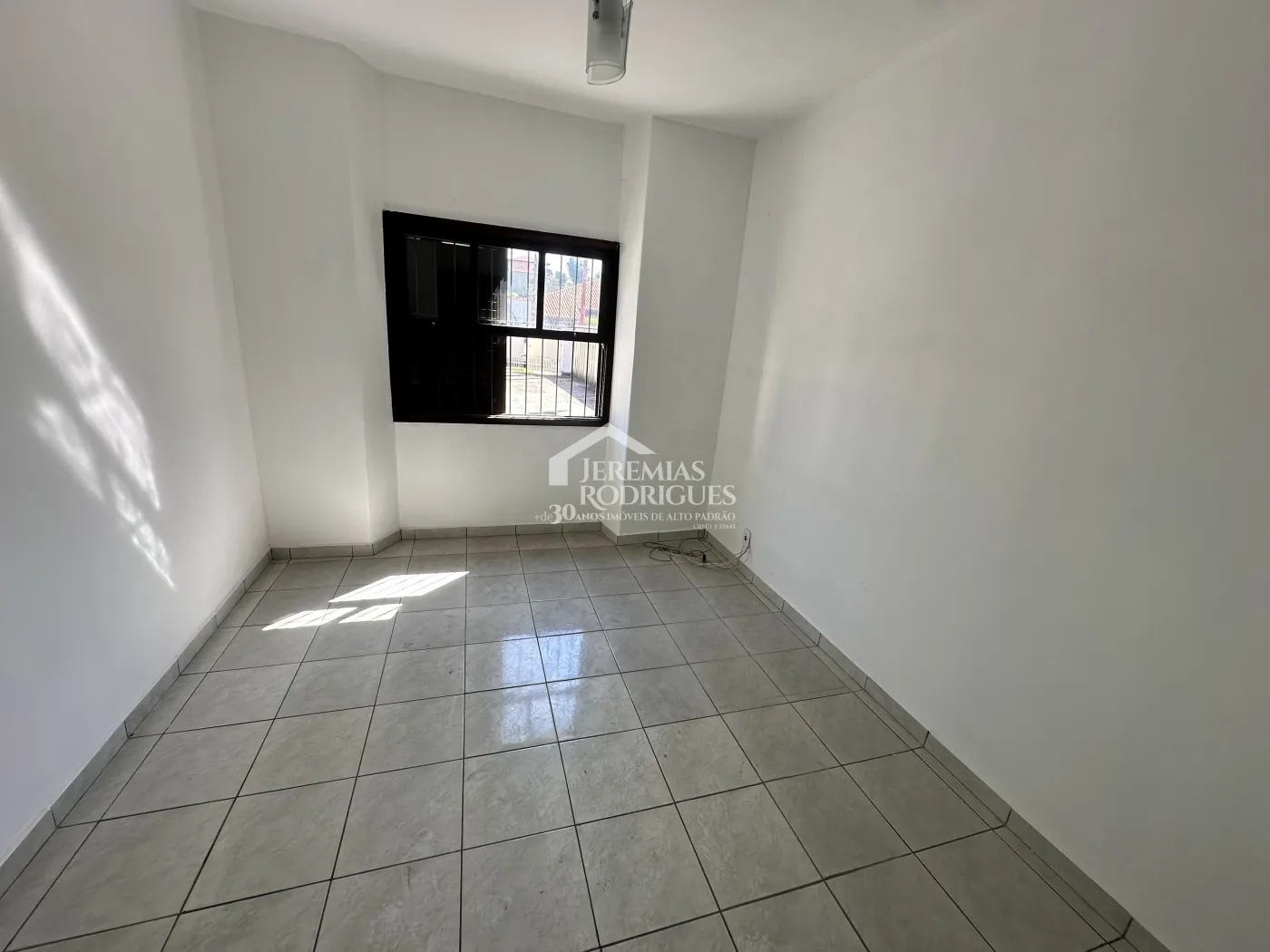 Casa para venda com 3 dormitórios no bairro Lessa em Pindamonhangaba/SP