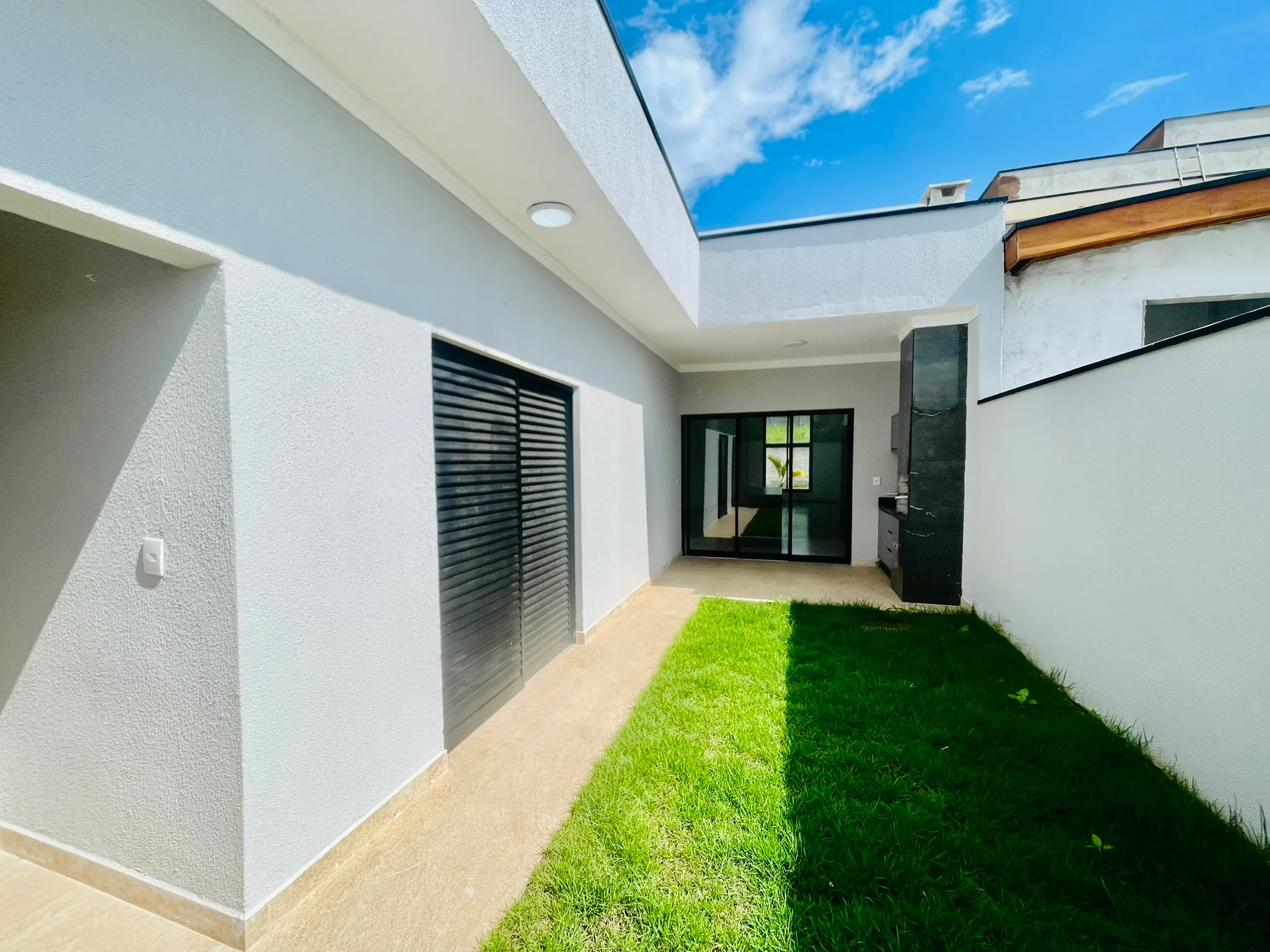 Casa para venda e locação, com 3 dormitórios no Condomínio Vila Romana em Pindamonhangaba/SP