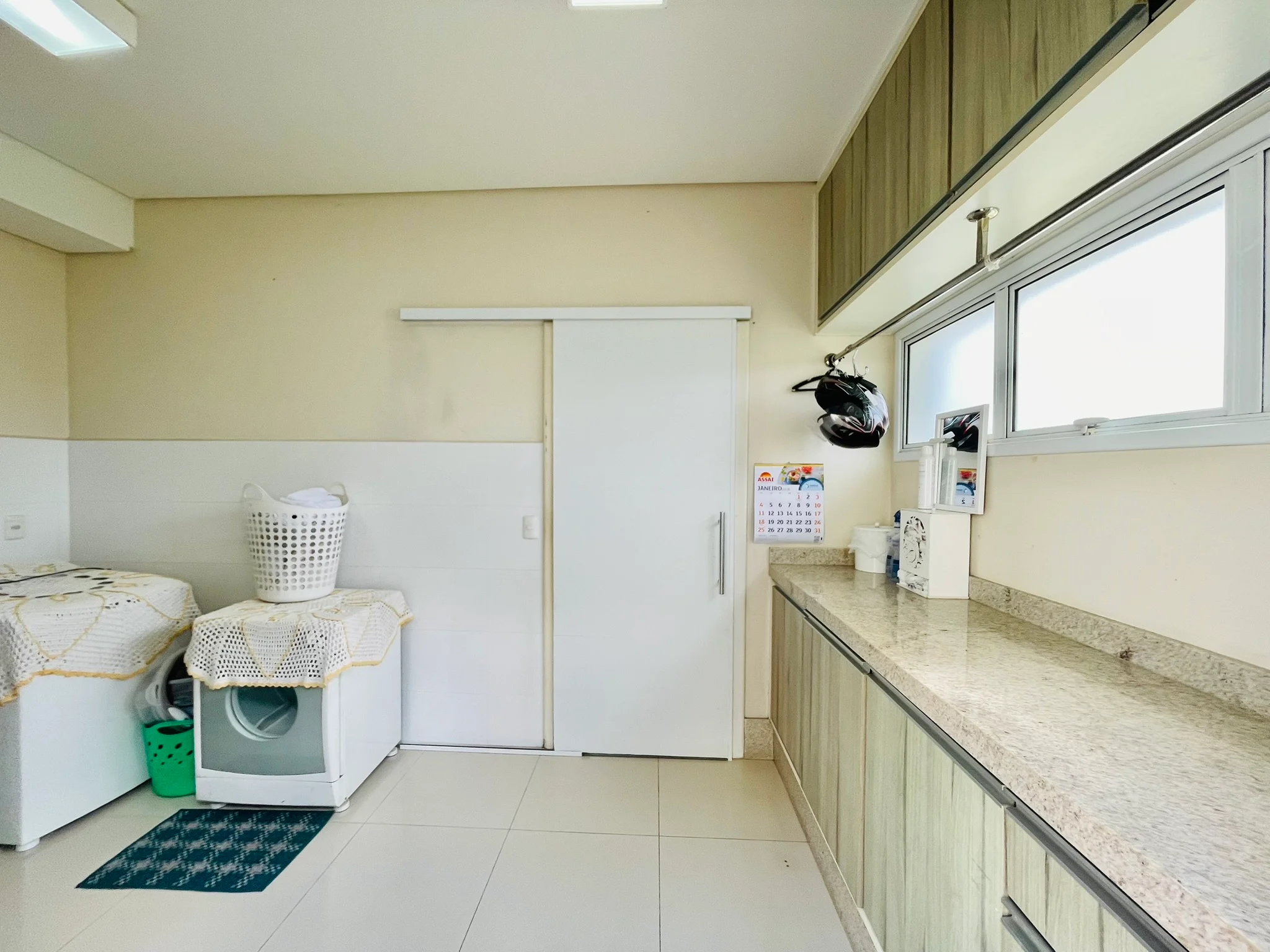 Casa à venda com 4 dormitórios no Condomínio Campos do Conde II em Tremembé/SP.