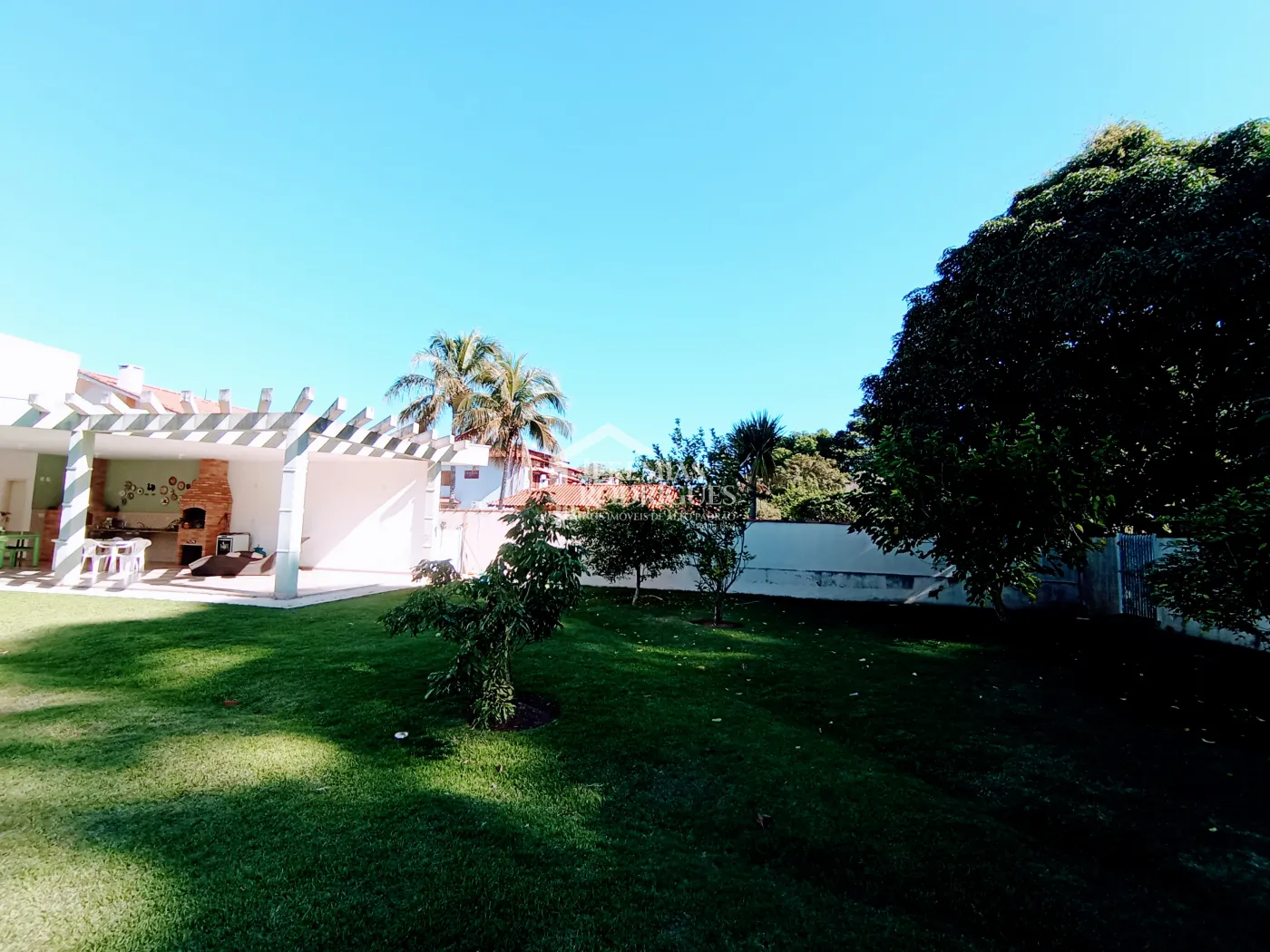 Casa à venda com 4 dormitórios no Condomínio Village Paineiras em Pindamonhangaba/SP