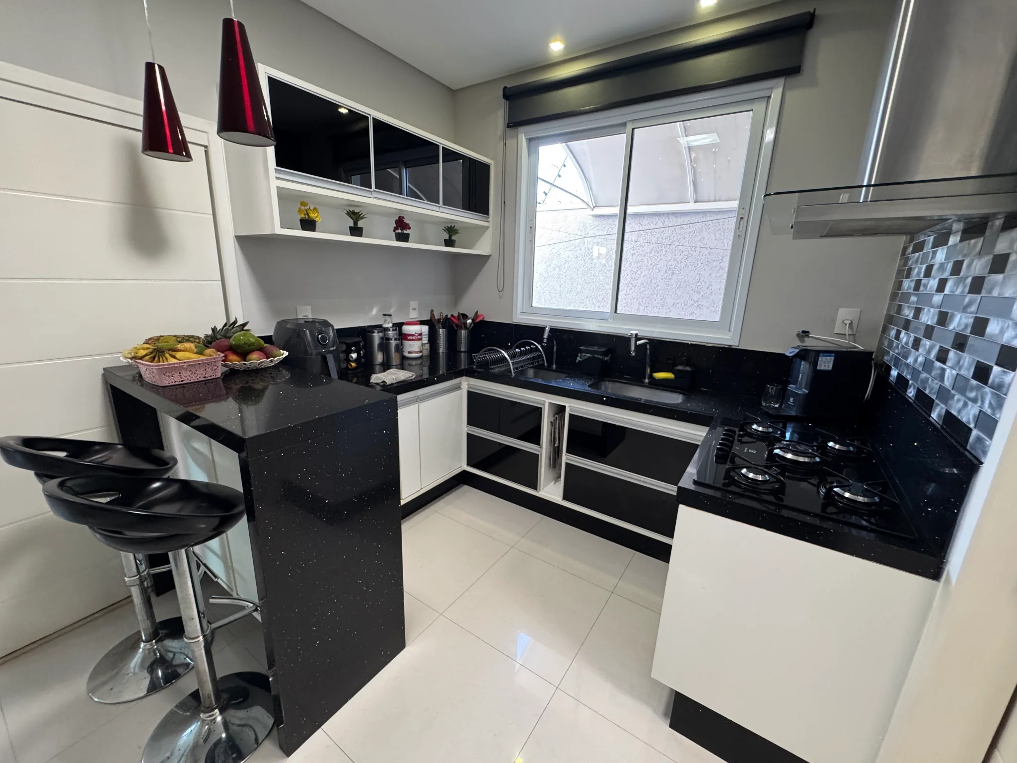 Casa para venda e locação com 3 dormitórios no Condomínio Campos do Conde III em Tremembé/SP.