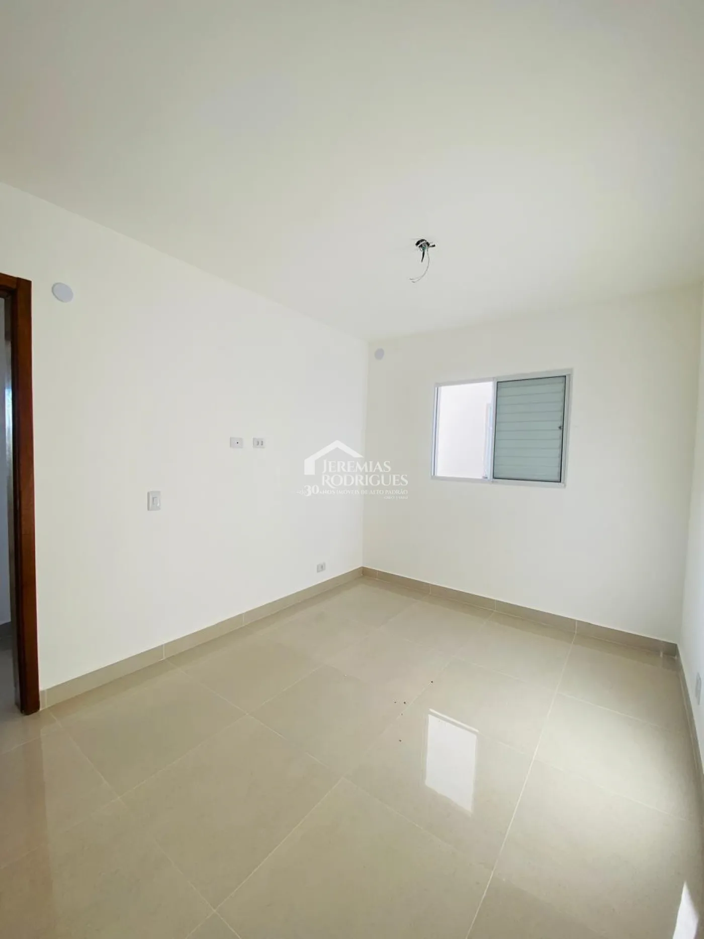 Apartamento à venda com 3 dormitórios, 122 m² no Condomínio Palmeira Real Village em Pindamonhangaba/SP.
