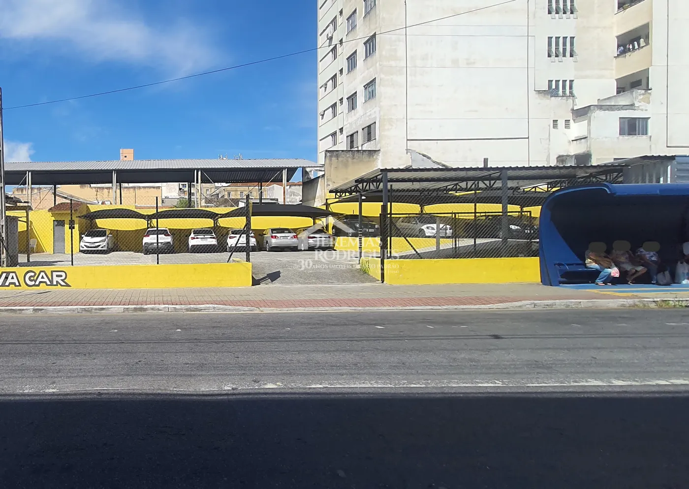 Terreno para empreendimento comercial para venda e locação, estuda BTS, com 216 m² no centro em Taubaté/SP