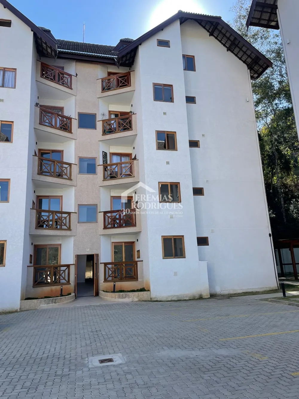 Apartamento com 3 suítes, 136 m² - Condomínio Solar Alto dos Pinhais - em Santo Antônio do Pinhal.