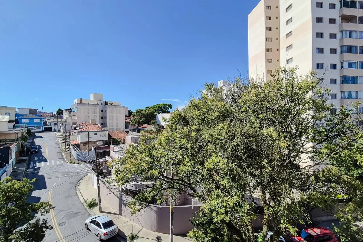 Oportunidade no Centro de SBC: Apartamento Moderno de 74m², 2 Suítes, Varanda Gourmet e 2 Vagas Livres – Abaixo do Valor de Avaliação!