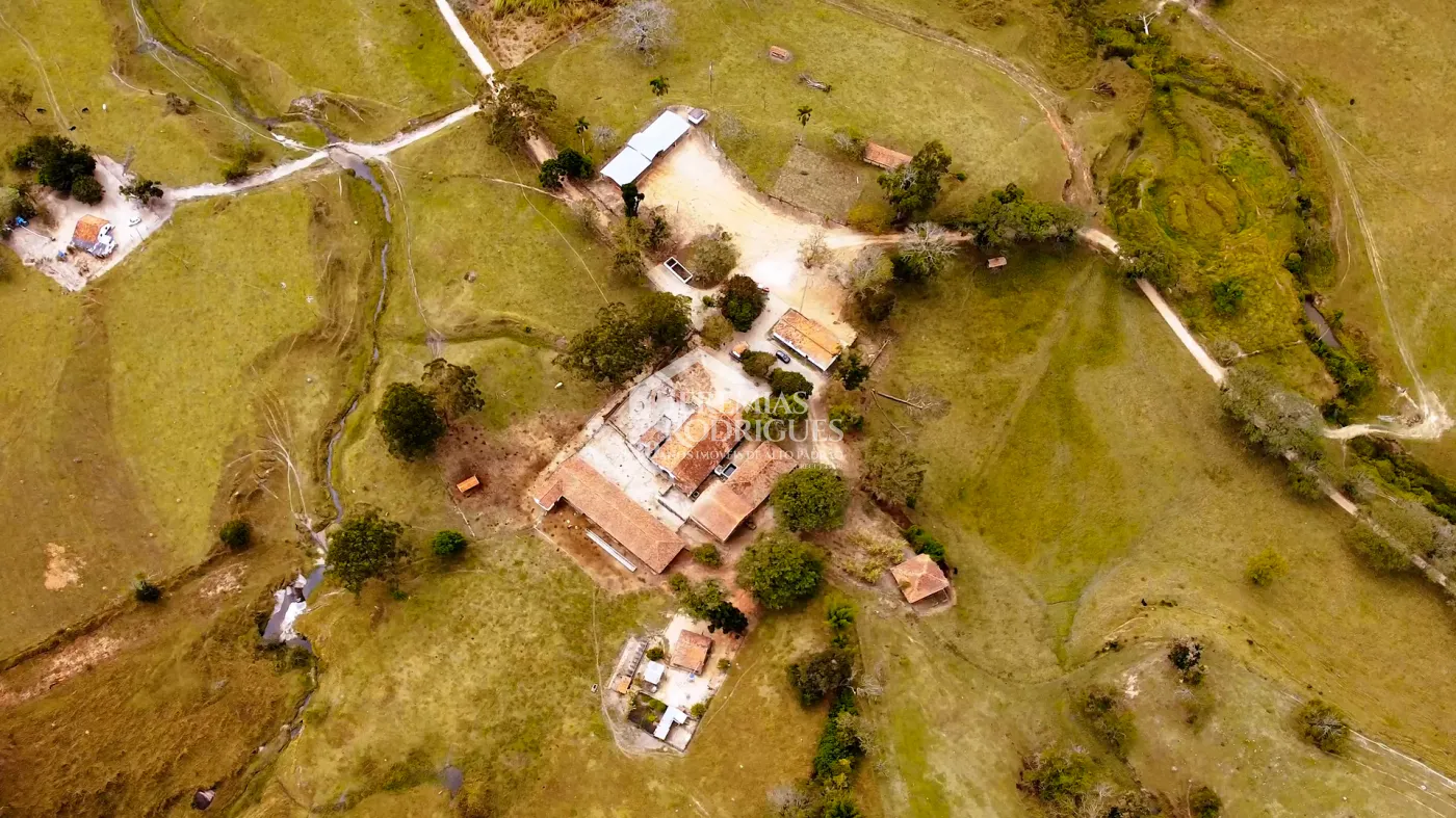 Fazenda à venda com 2.544 hectares em Santa Branca/SP.