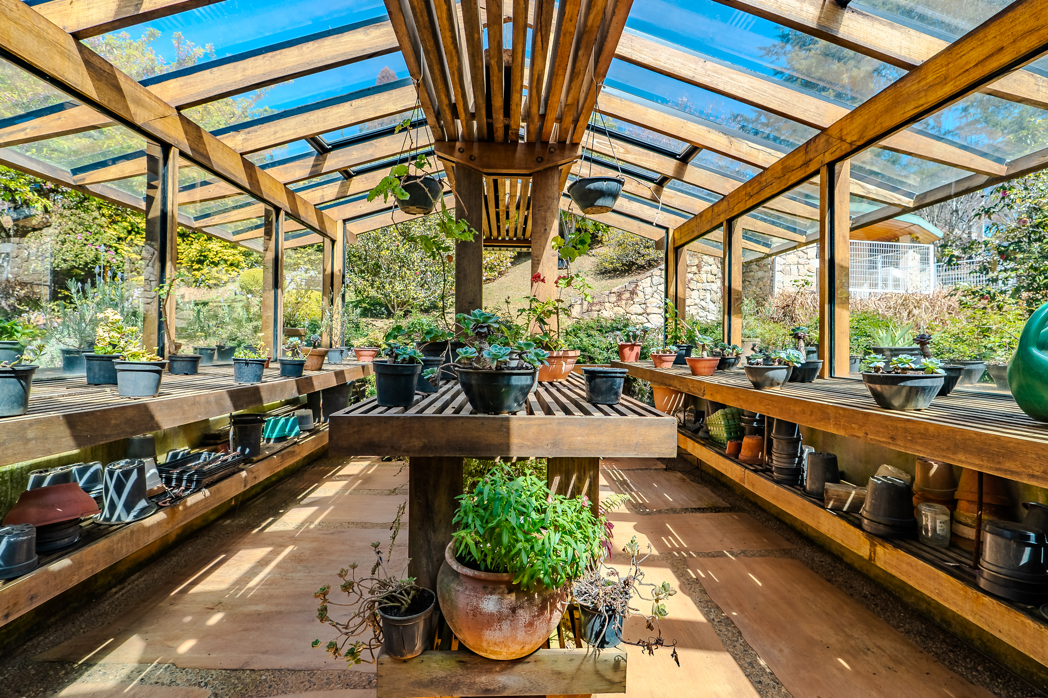 Mansão à venda com 7 suítes no Condomínio Vila Simonsen em Campos do Jordão/SP.