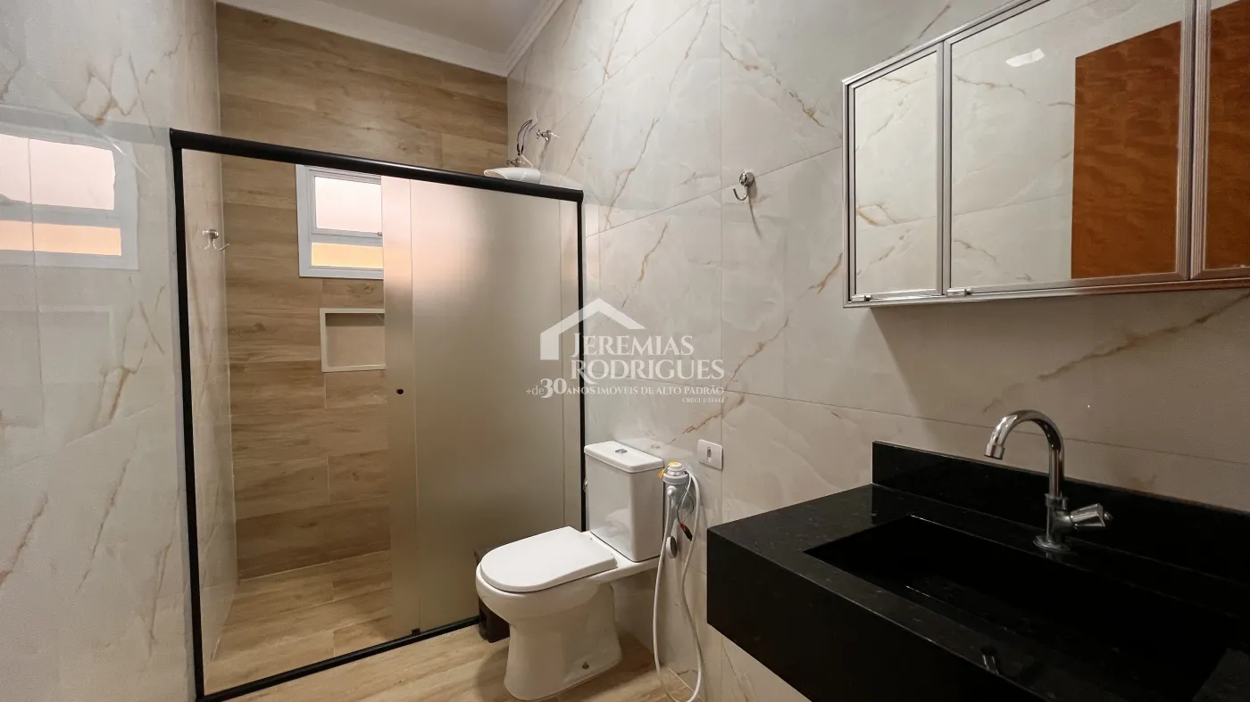 Casa à venda com 3 dormitórios no Condomínio Residencial Tecoara em Taubaté/SP.