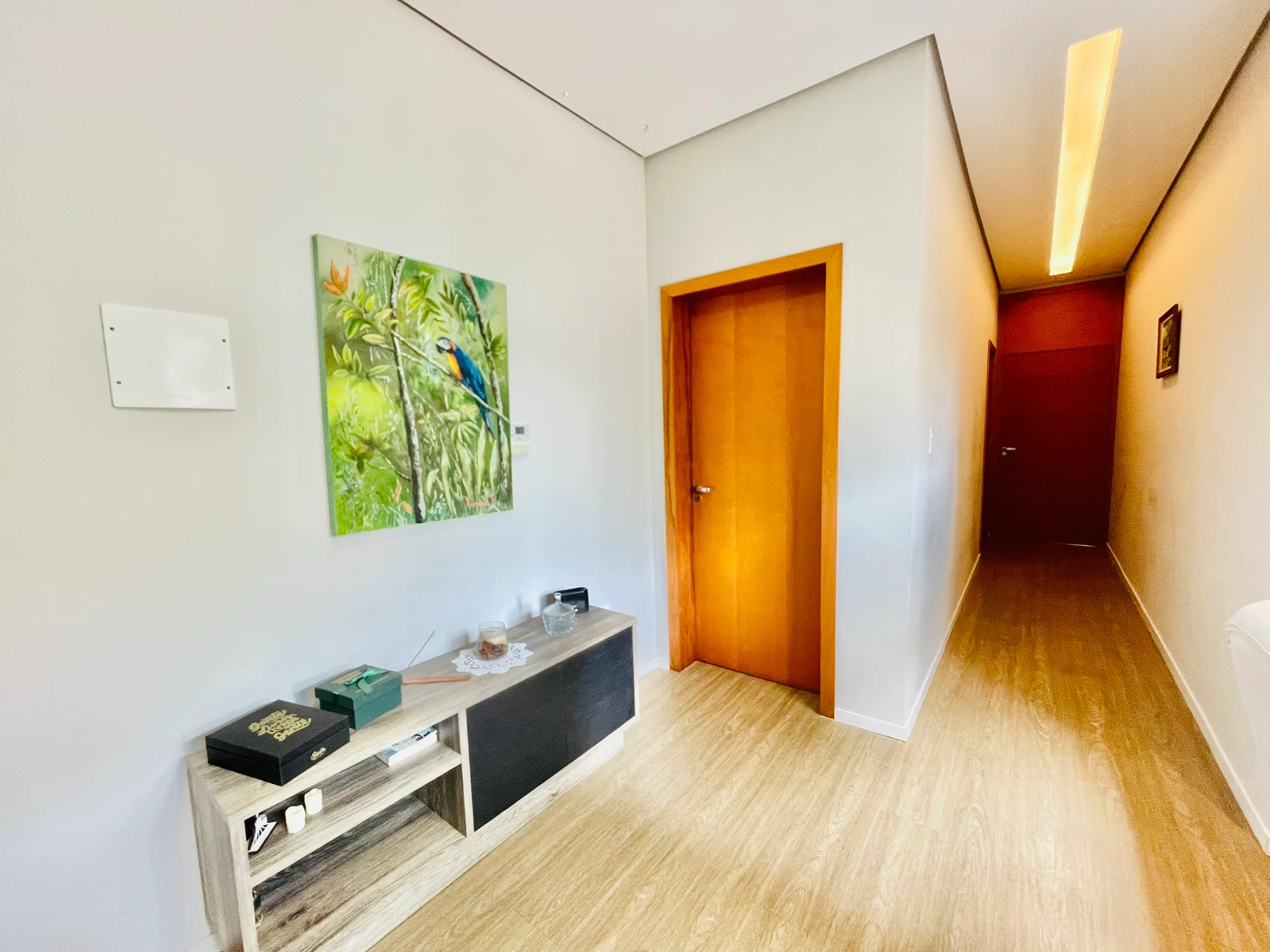 Casa  com porteira fechada á venda no Condomínio Altos do Cataguá em Taubaté/SP.