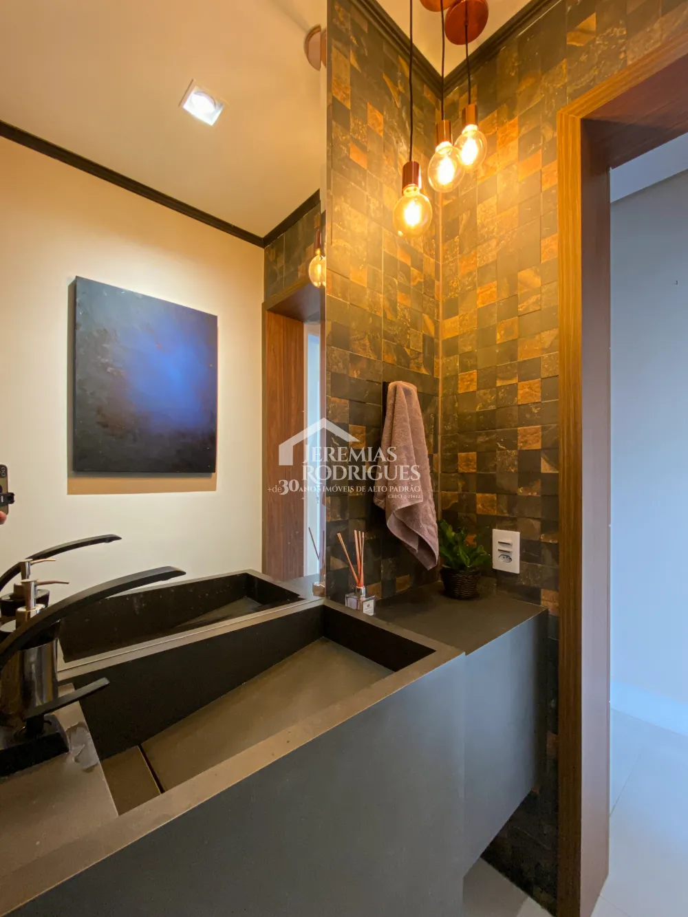 Casa com 3 quartos, 203 m², à venda por R$ 1.490.000- Condomínio Colinas do Belém - Taubaté/SP