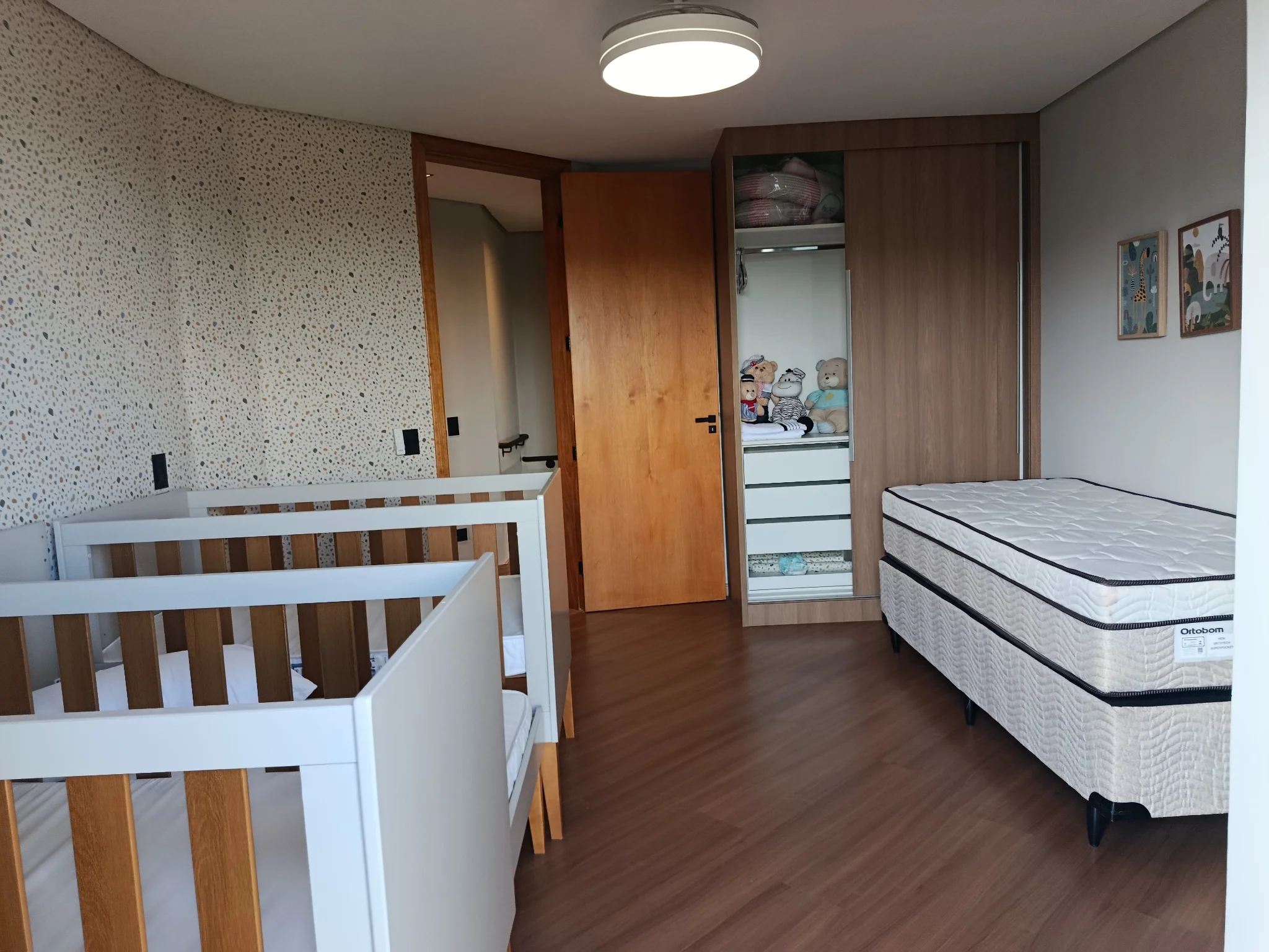 Casa com 8 suítes á venda no Condomínio Allemansratt em Campos do Jordão /SP.