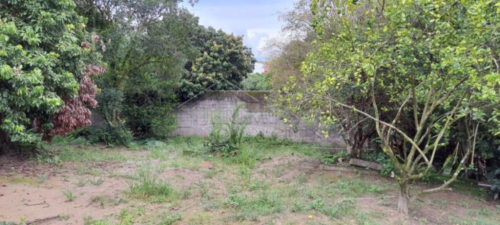 Chácara à venda com com 3 suítes no bairro Areão em Taubaté/SP. 