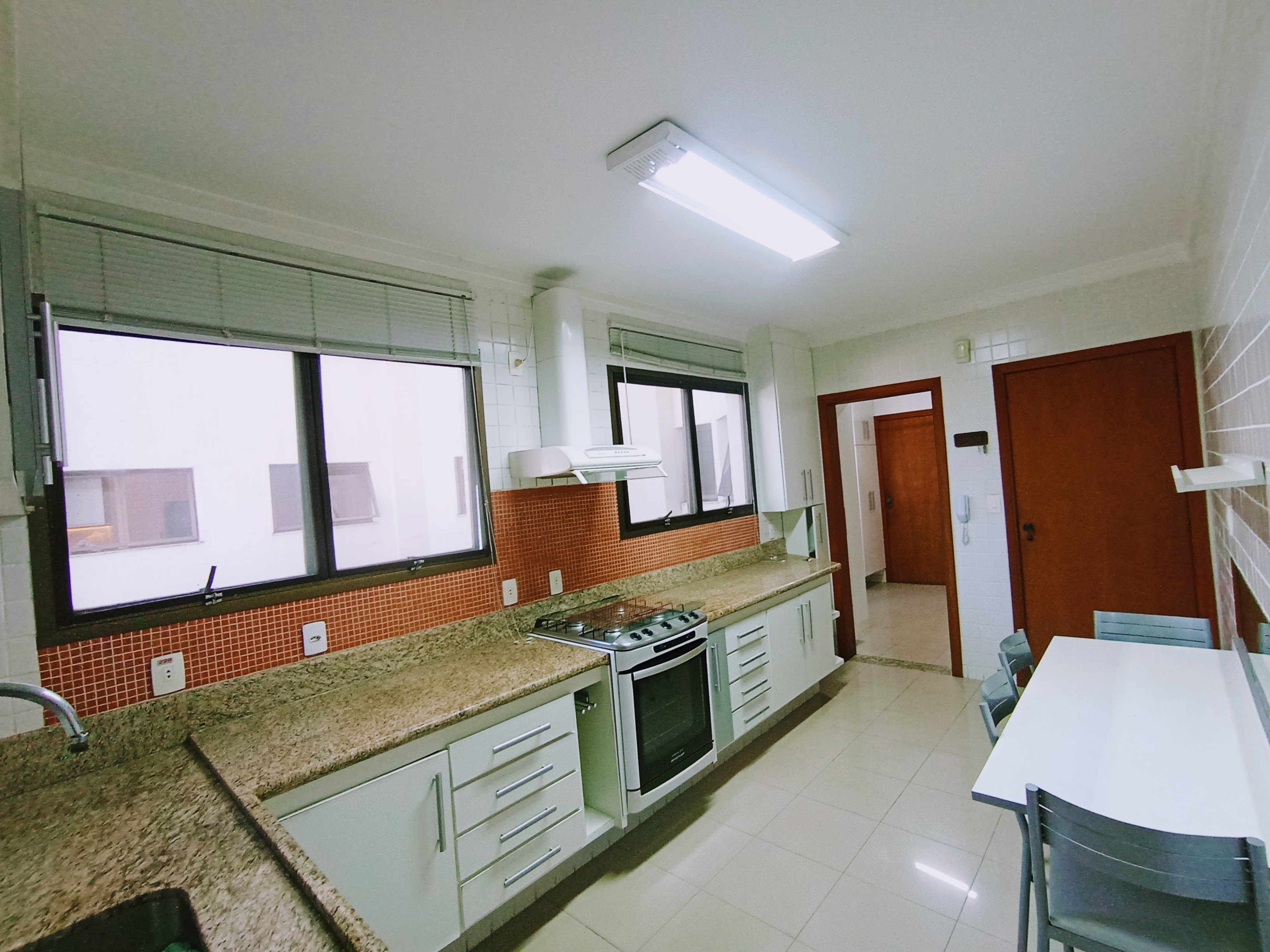 Apartamento à venda com 3 dormitórios, 171 m² no Condomínio Green Tower em Taubaté/SP.