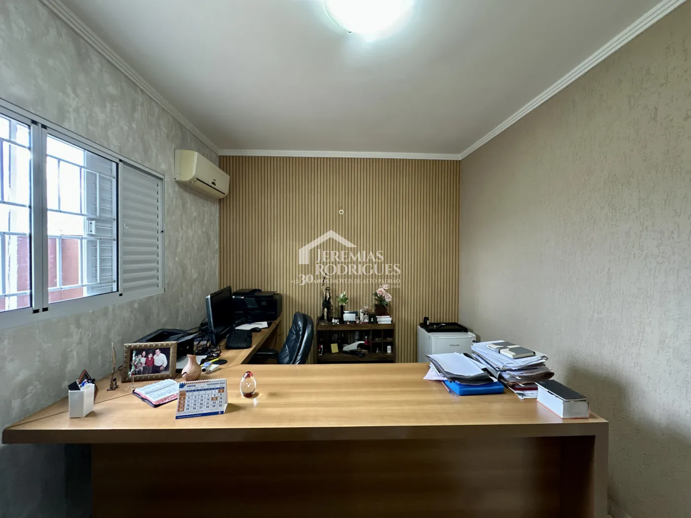 Casa comercial com 320 m² - Chácara Guizard - Taubaté/SP.