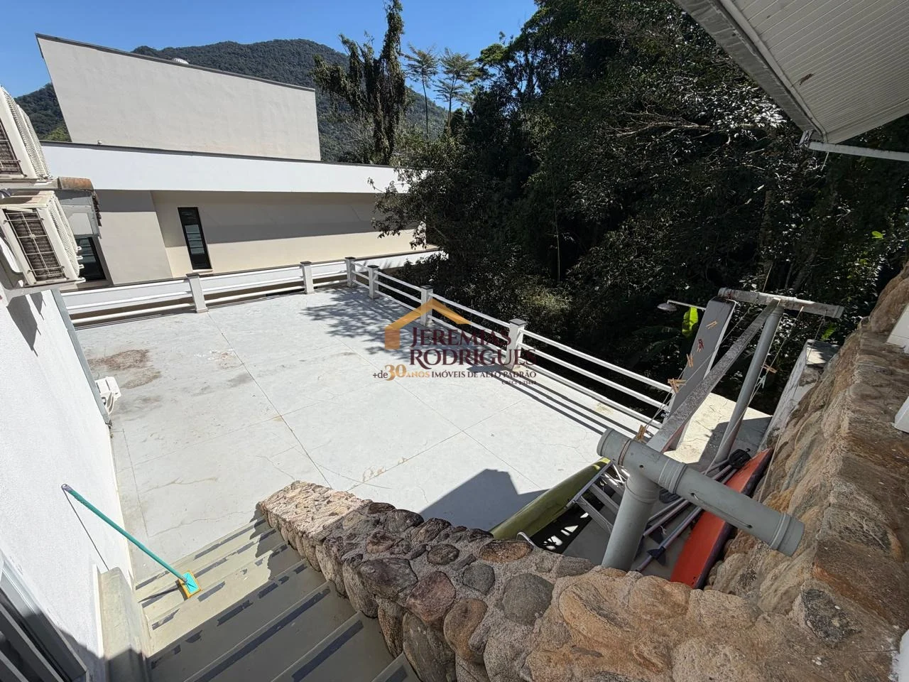 Casa à venda no Condomínio Santa Rita em Ubatuba/SP.