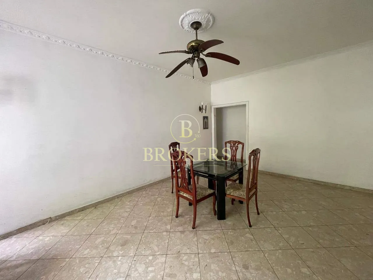 Apartamento à venda, Localização privilegiada! Em frente à Praça e à estação de metrô, Copacabana, — foto 1