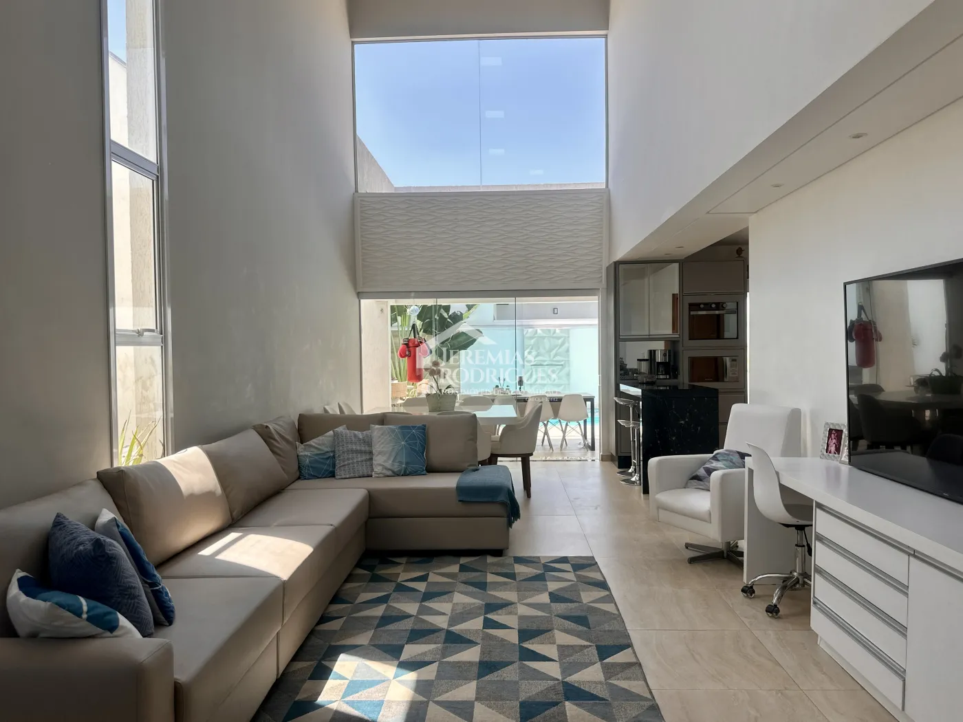 Casa para venda e locação com 3 dormitórios no Condomínio Tecoara em Taubaté/SP.