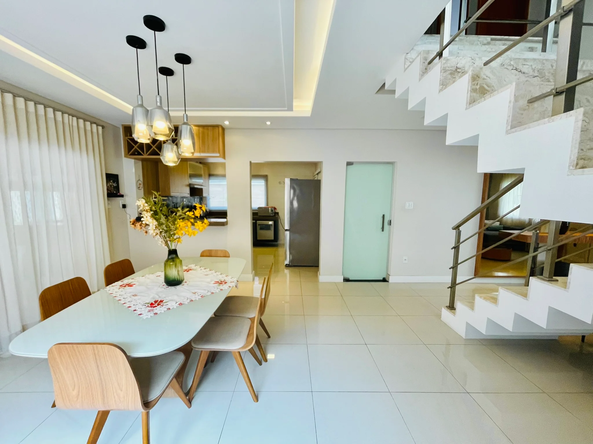 Casa à venda com 3 dormitórios no Condomínio Parque das Araucárias em Tremembé/SP. 