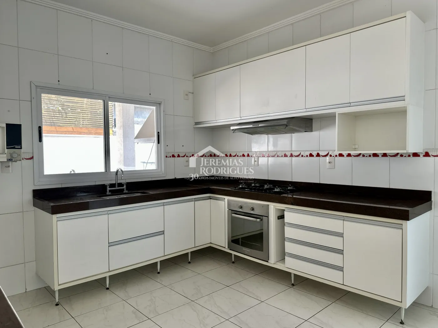 Casa para venda e locação com 4 suítes no Condomínio Campos do Conde II em Tremembé/SP