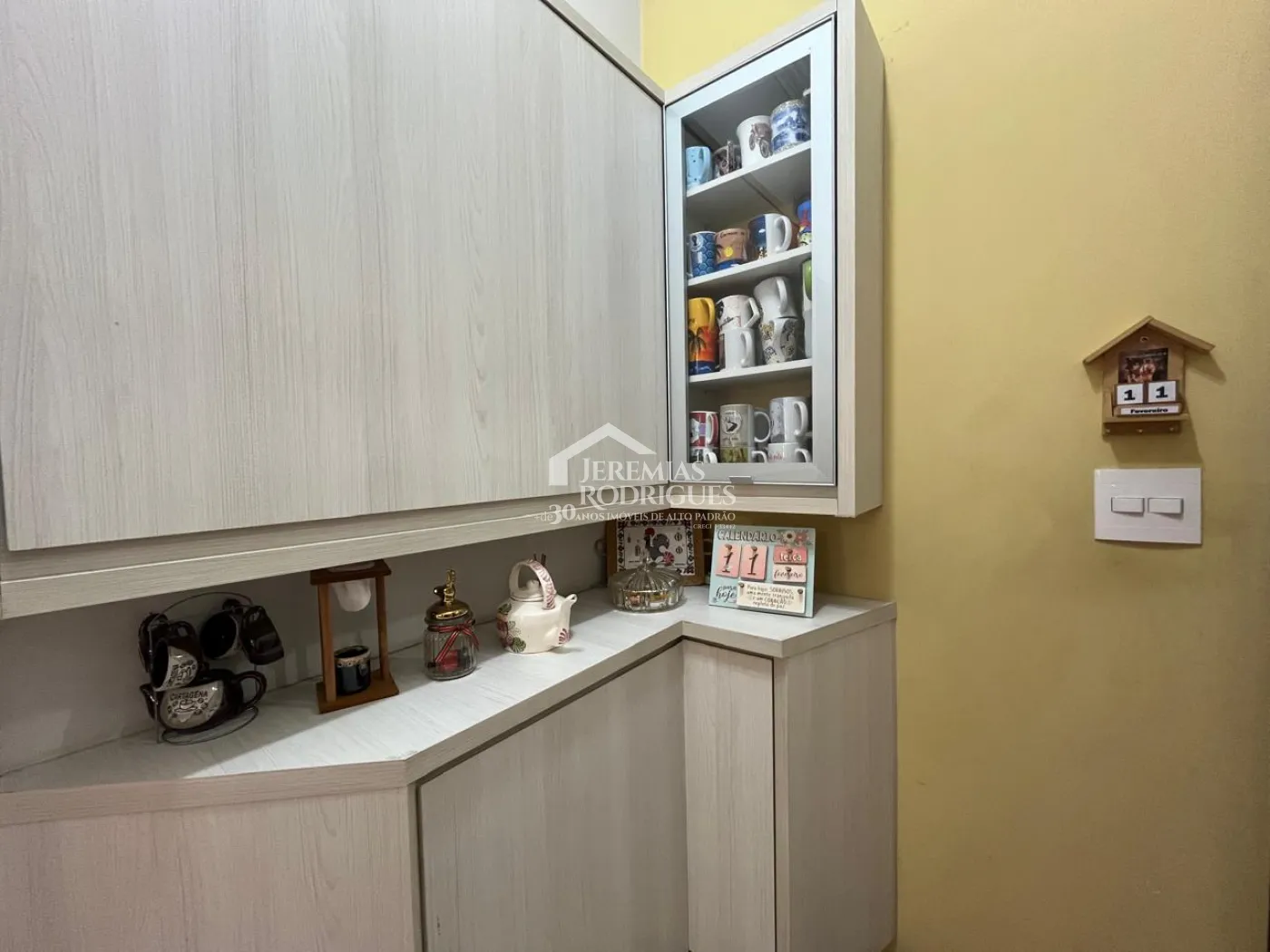 Casa à venda com 4 suítes no Condomínio Taubaté Village em Taubaté/SP.