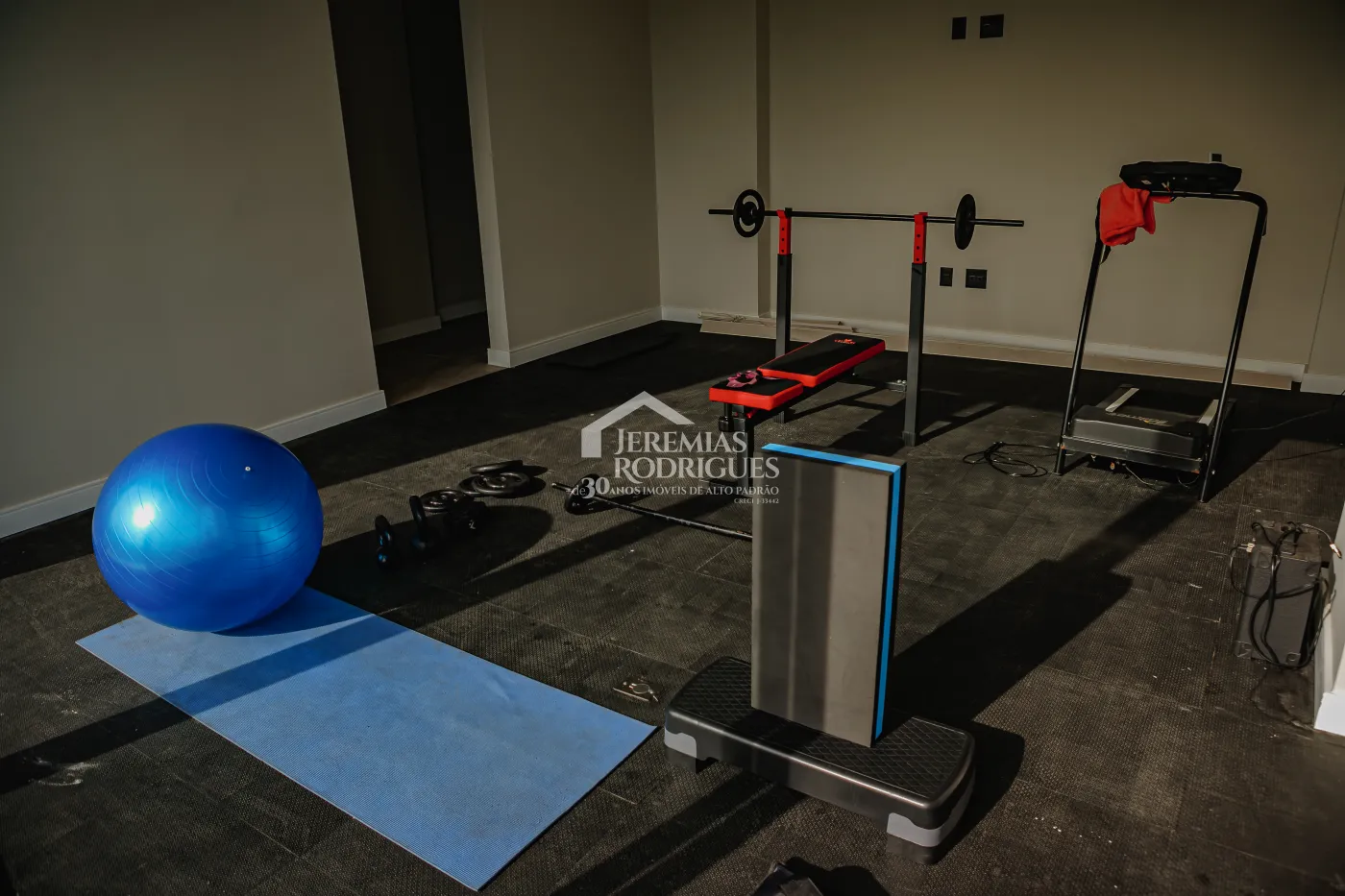 Casa com 3 suítes, 611 m² - Condomínio Village da Serra - Tremembé/SP