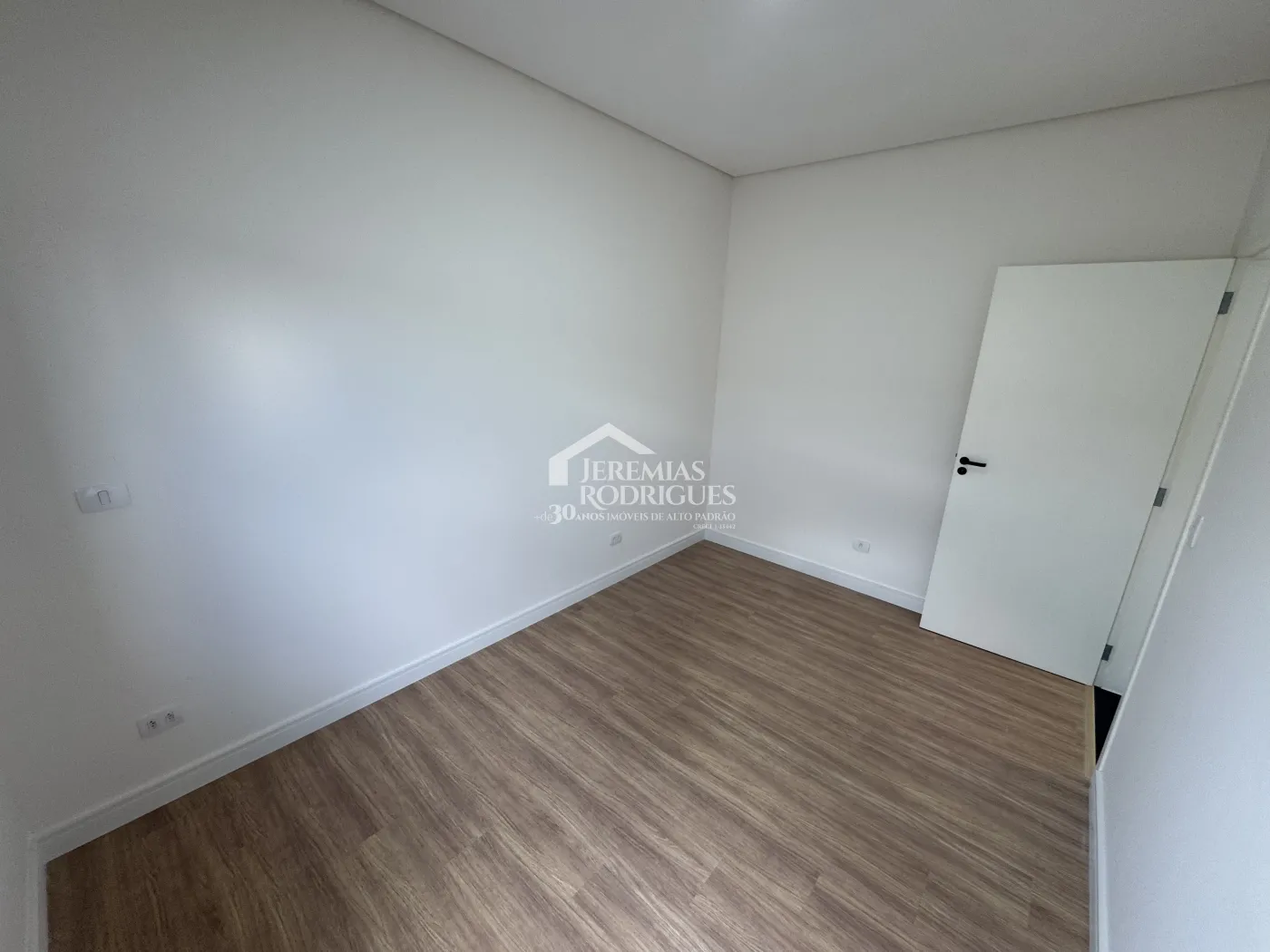 Casa à venda com 3 dormitórios no Condomínio Alphaville em Taubaté/SP